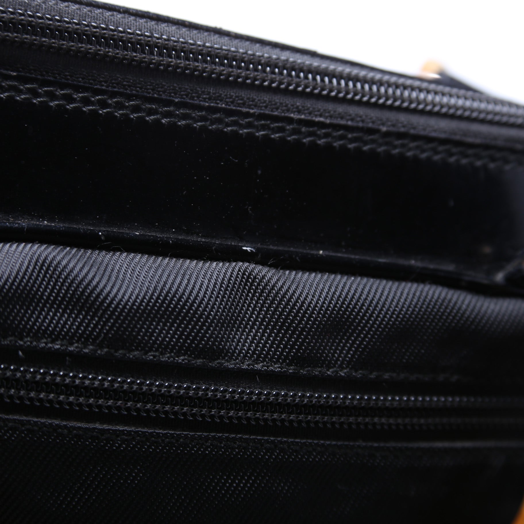000.2040 Nylon/Patent Bamboo Handle Vintage