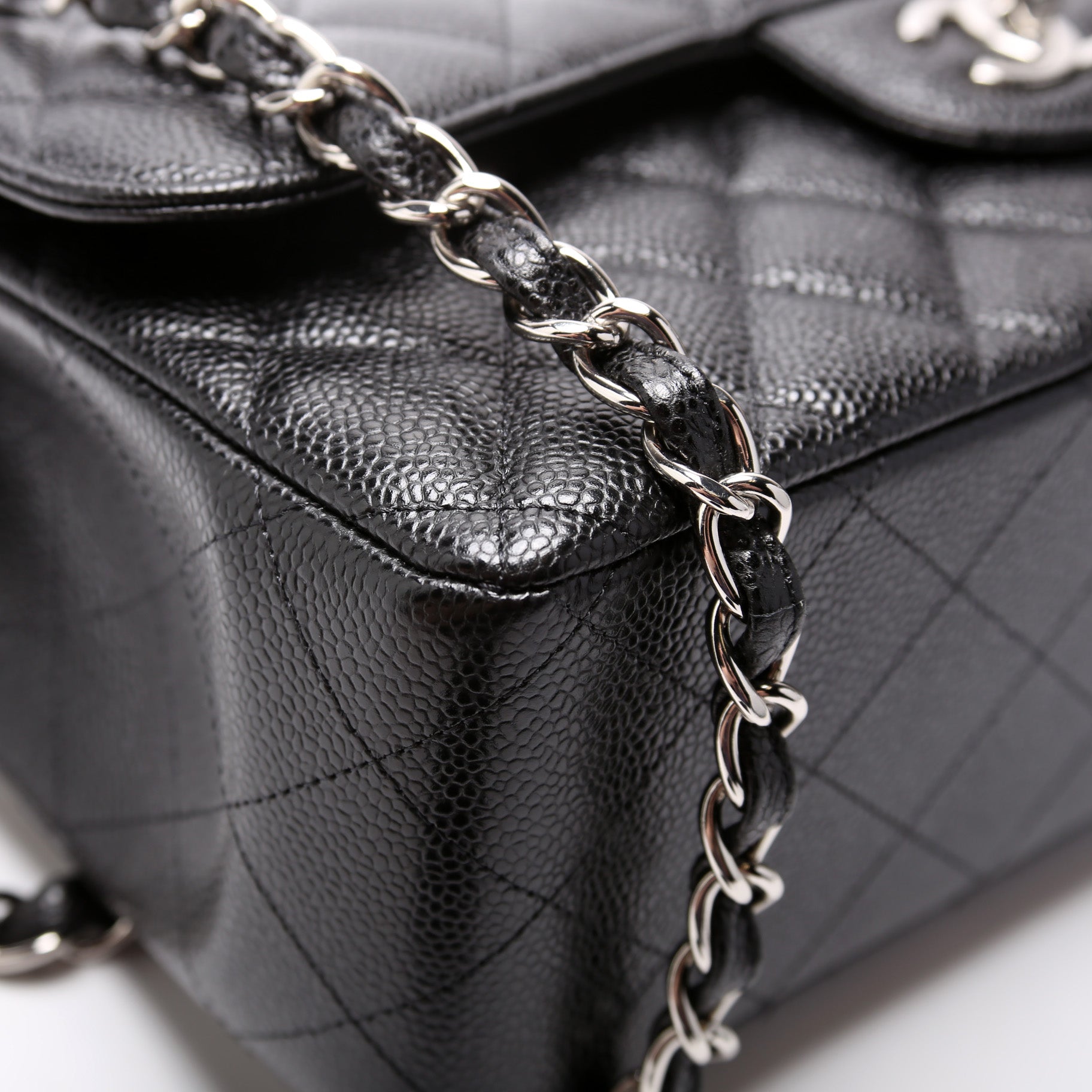 Classic Flap Jumbo Caviar RFID