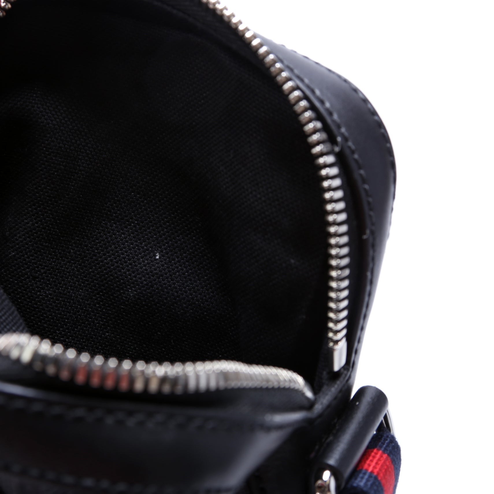598103 GG Supreme Messenger