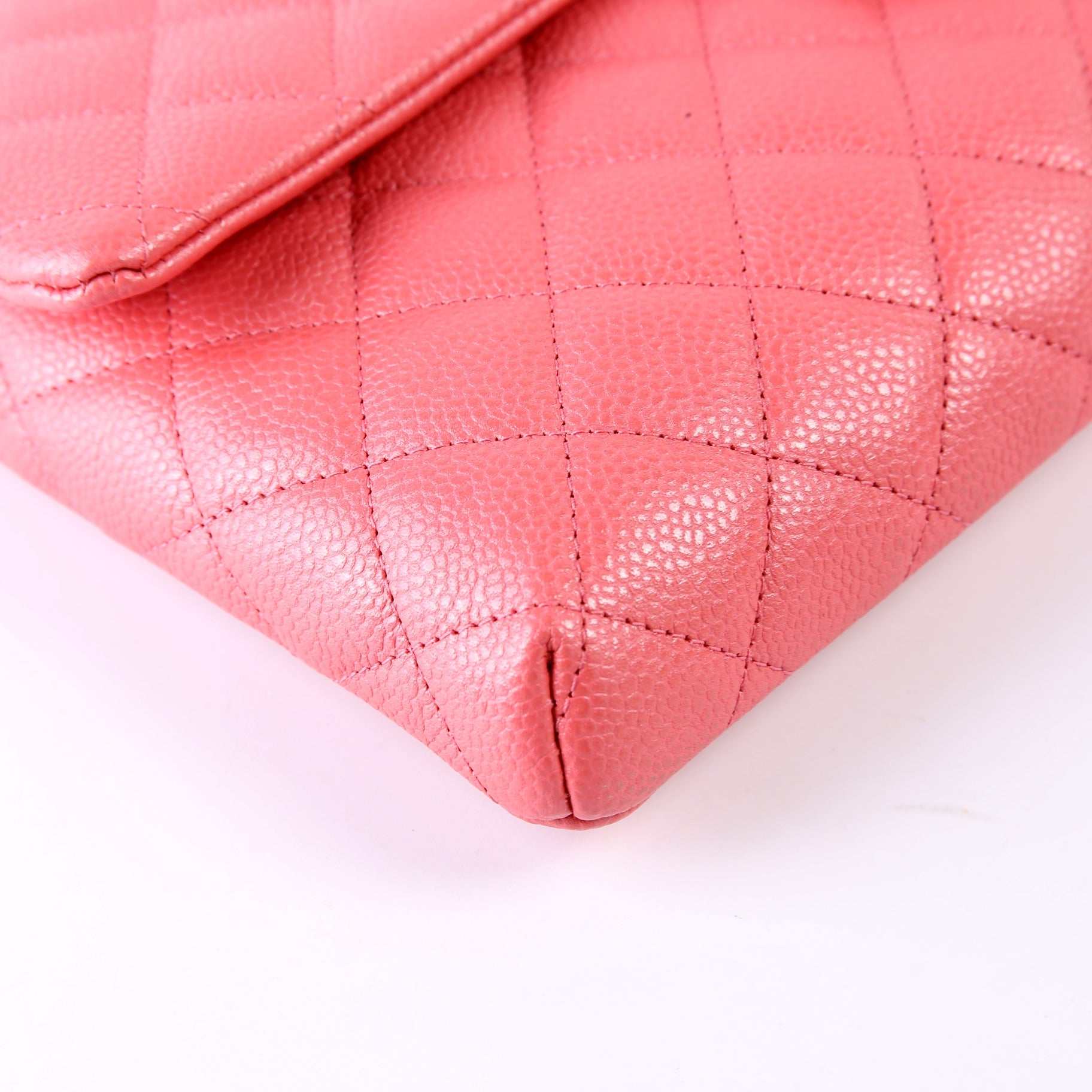 Classic Flap Clutch Caviar 26M