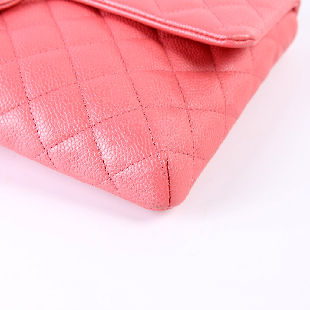Classic Flap Clutch Caviar 26M
