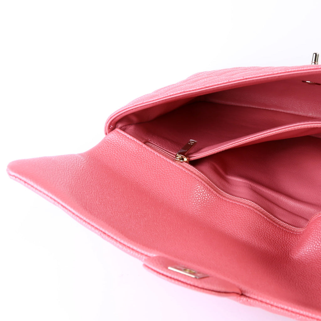 Classic Flap Clutch Caviar 26M