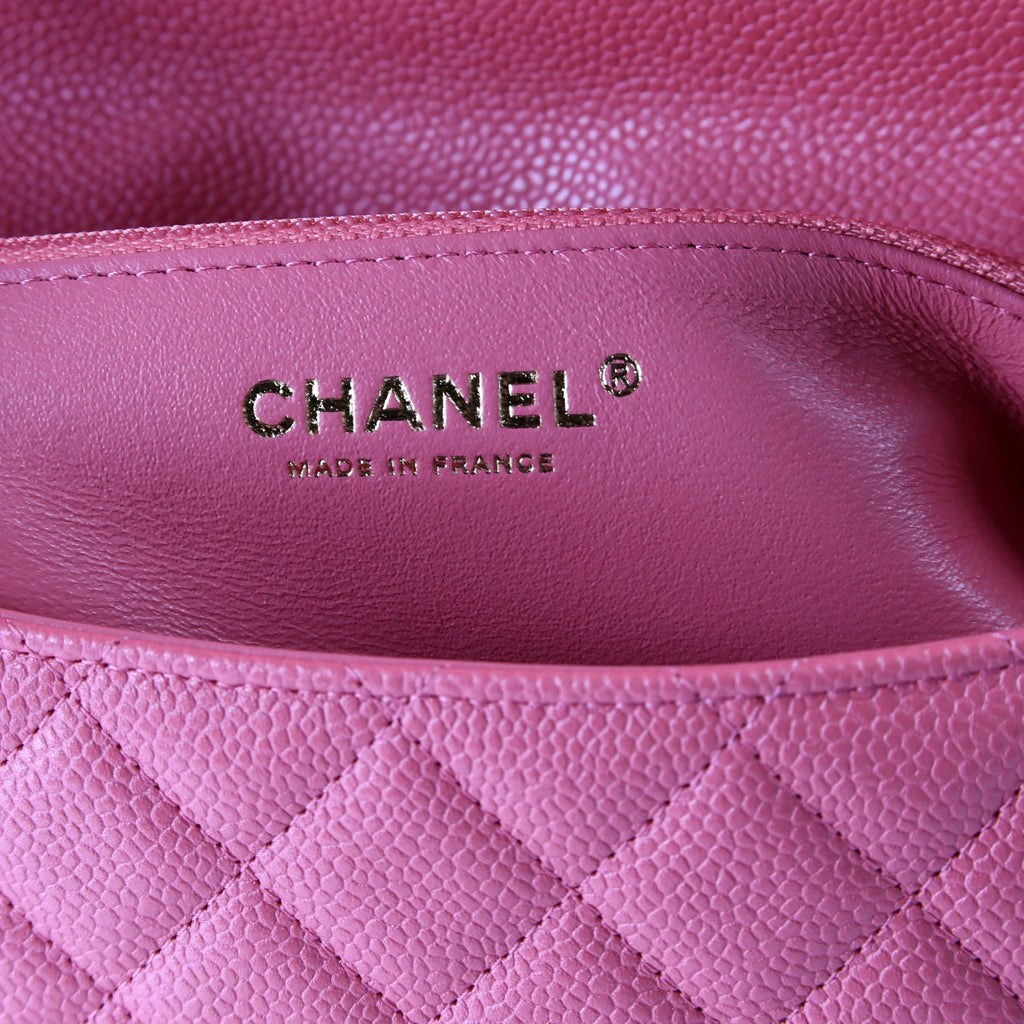 Classic Flap Clutch Caviar 26M