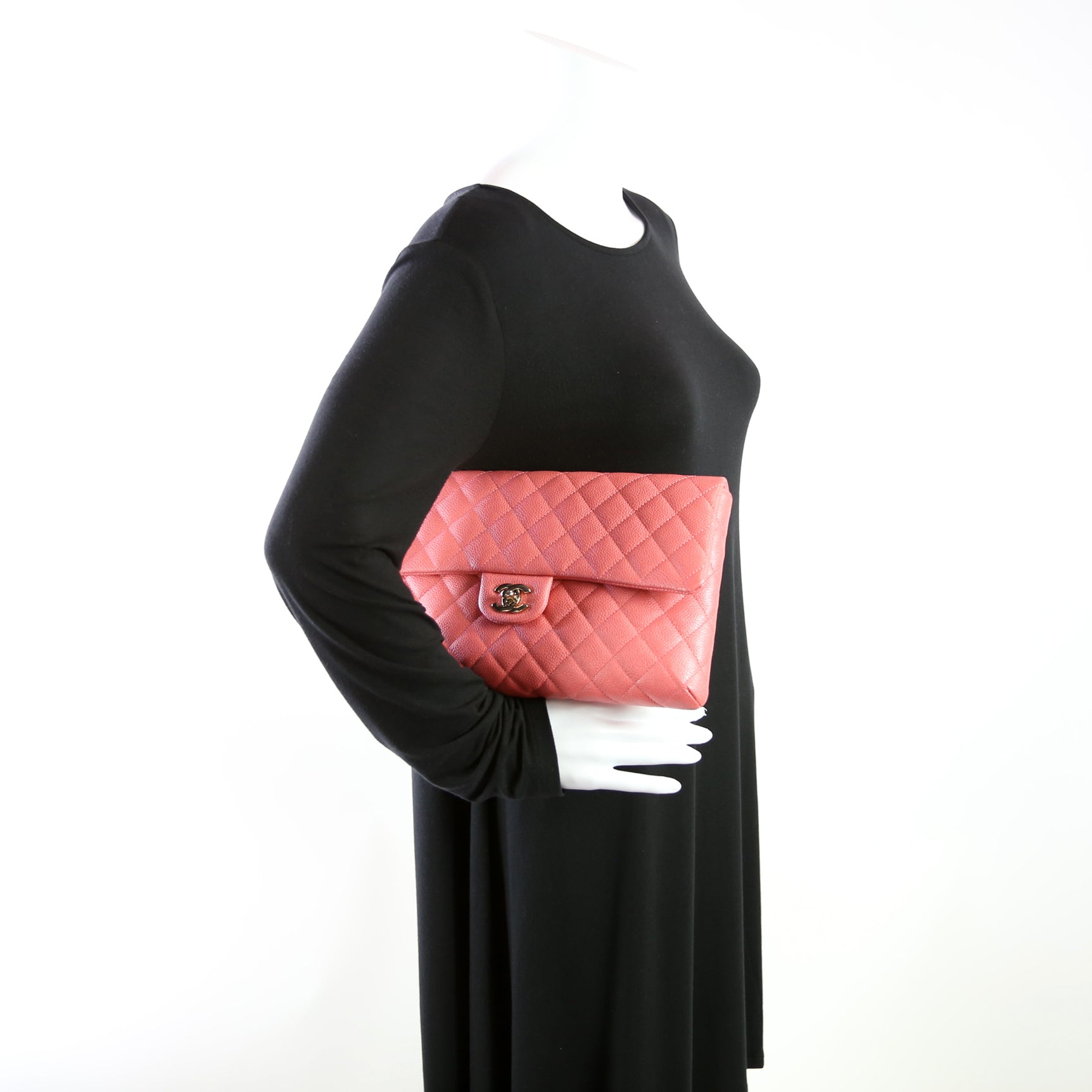 Classic Flap Clutch Caviar 26M