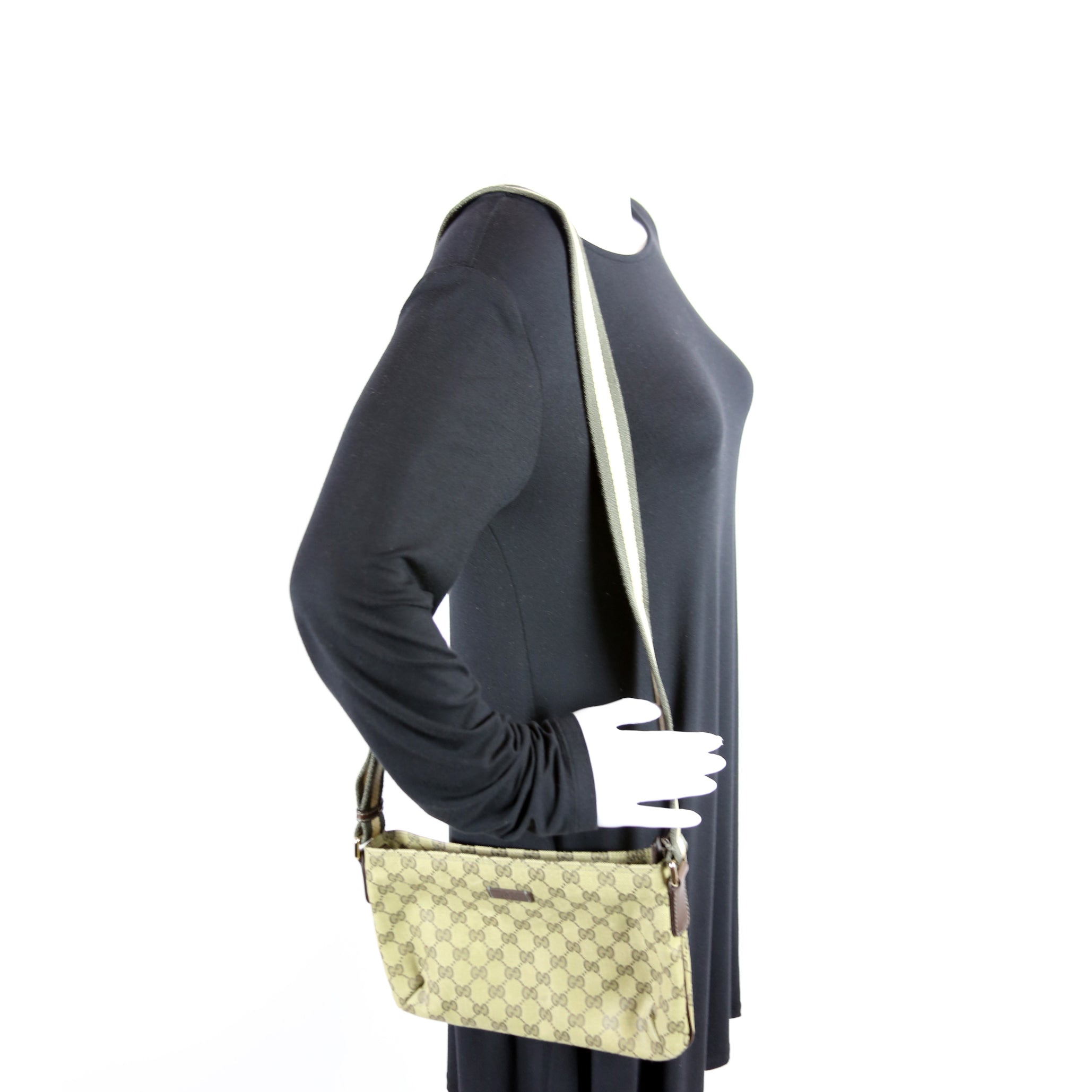 189748 Shelly Web Shoulder