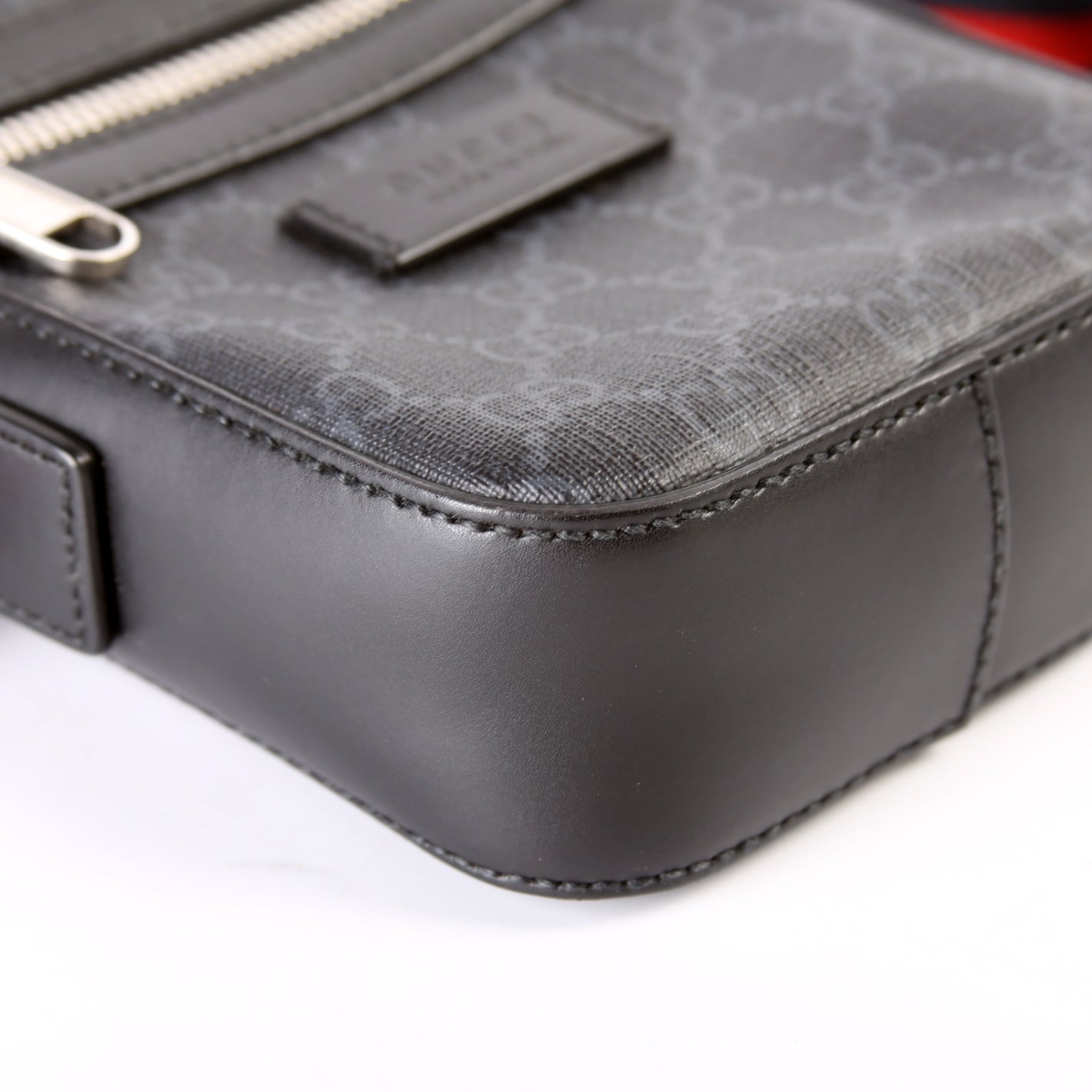 598103 GG Supreme Messenger