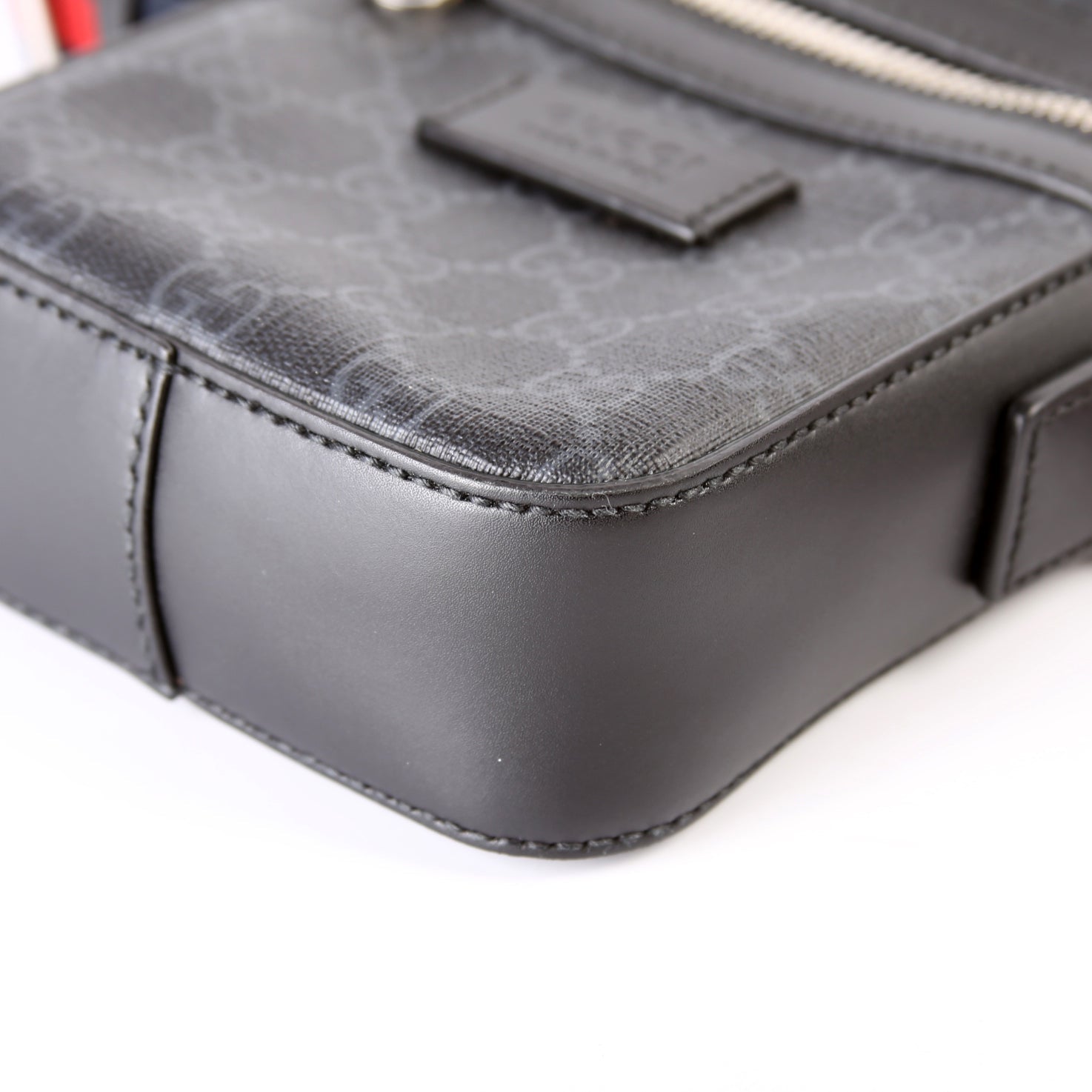 598103 GG Supreme Messenger