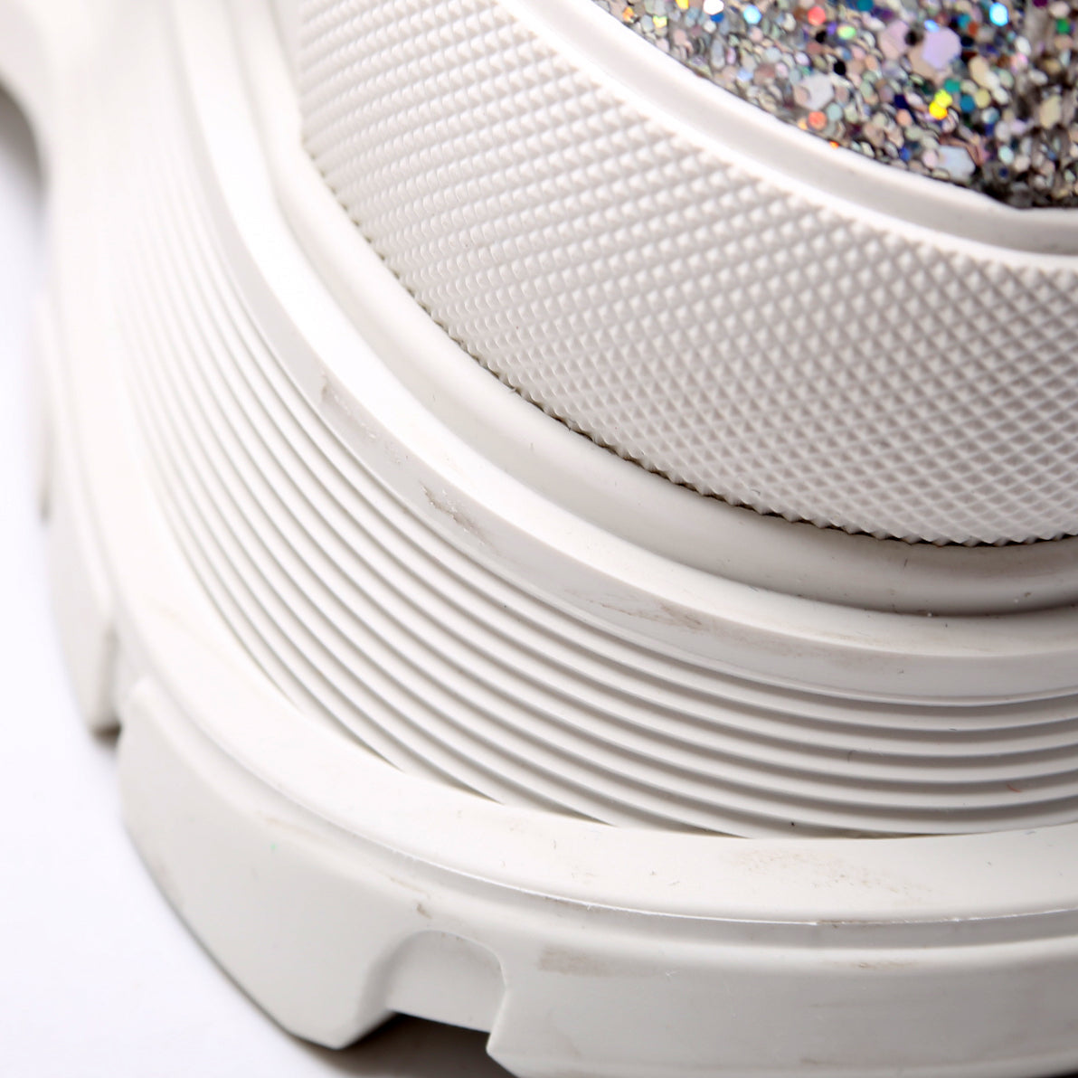 Tread Slick Low Top Glitter Sneakers Size 38.5