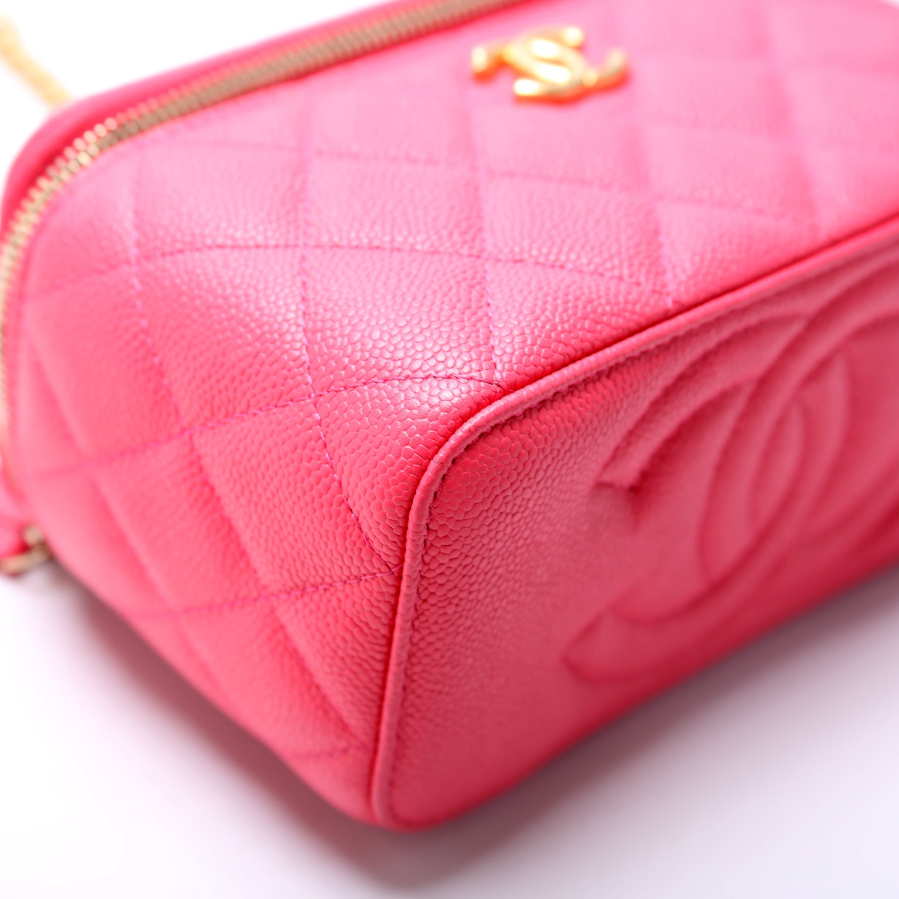 Vanity Small Sweetheart Chain Caviar 32+M