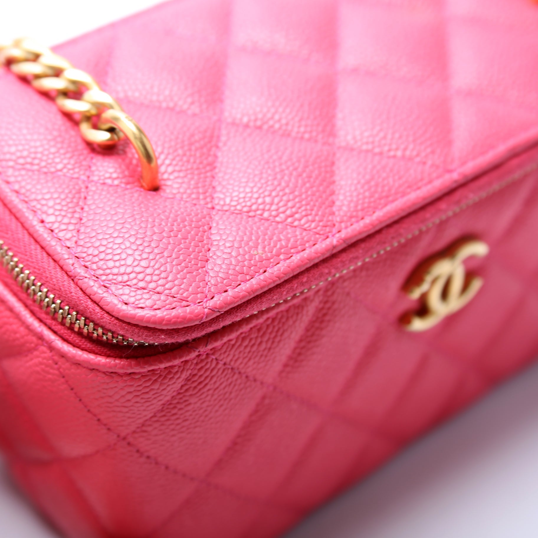 Vanity Small Sweetheart Chain Caviar 32+M