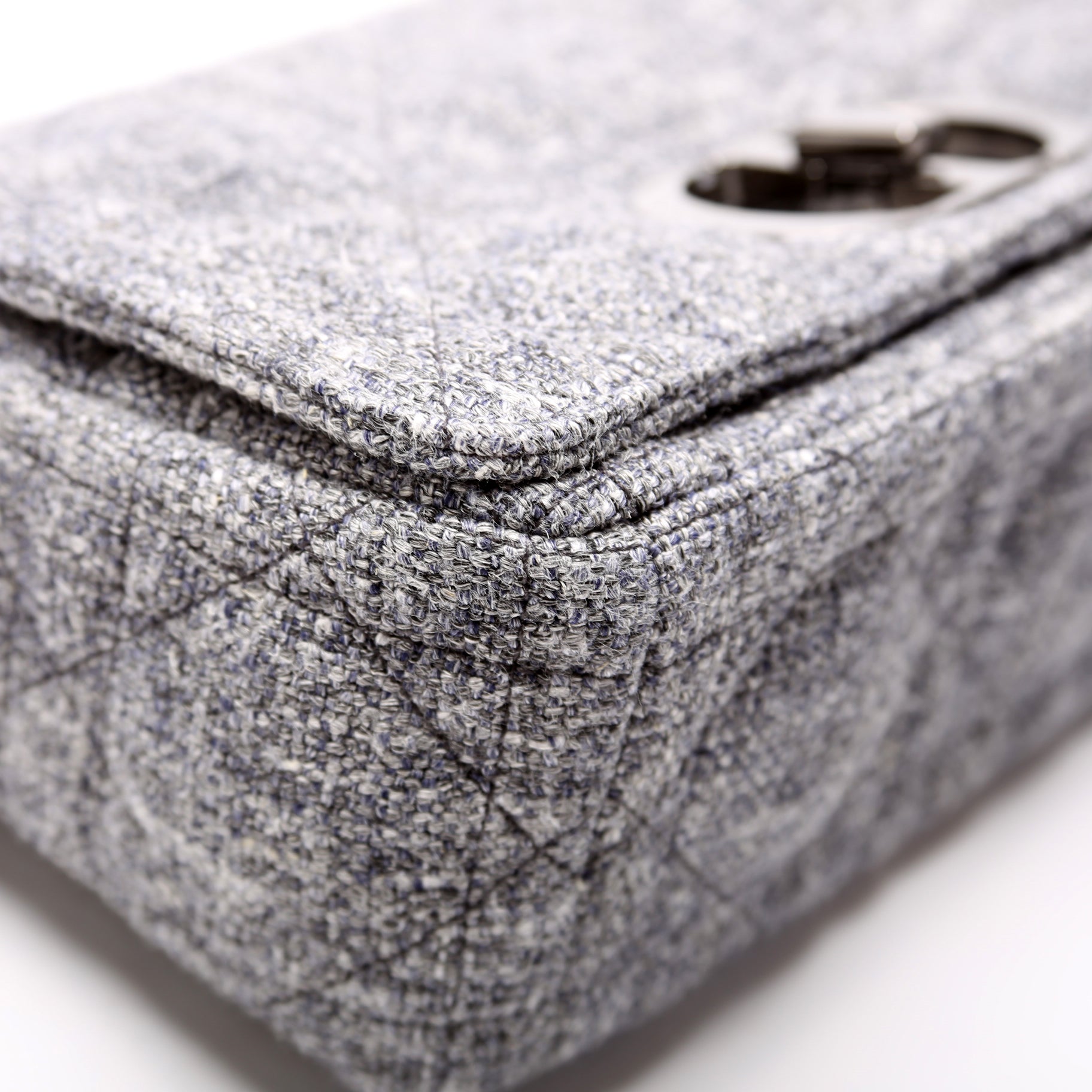 HOLD Caro Medium Linen Macrocannage