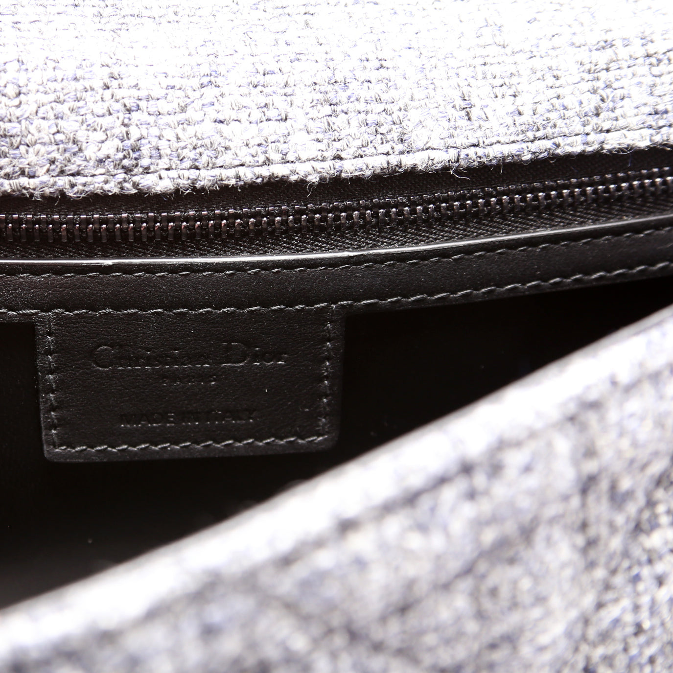 HOLD Caro Medium Linen Macrocannage