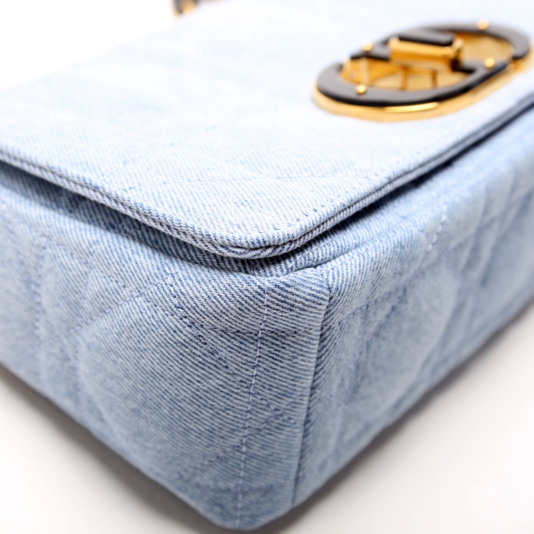 Caro Medium Denim Macrocannage Blue