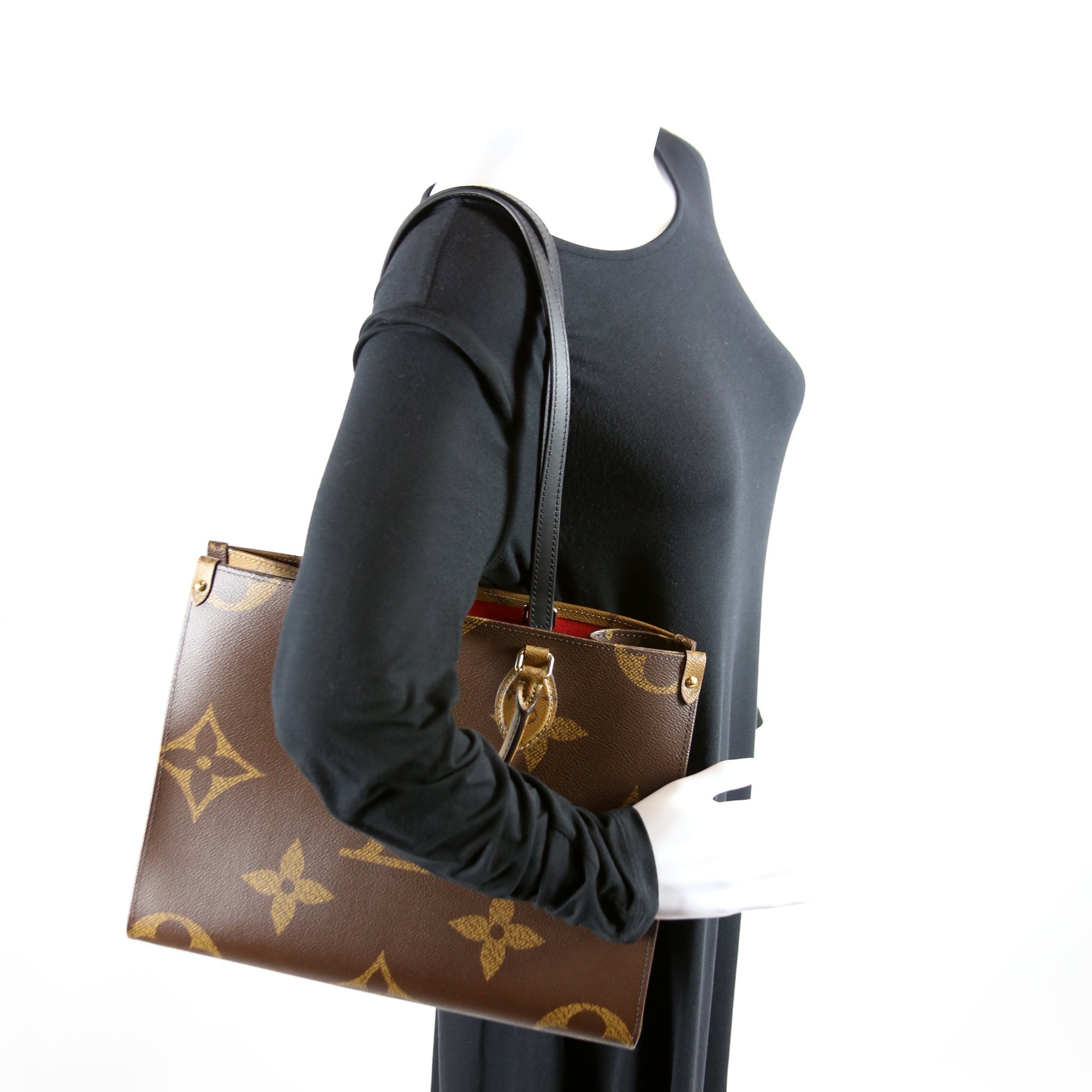 ONTHEGO MM Reverse Monogram