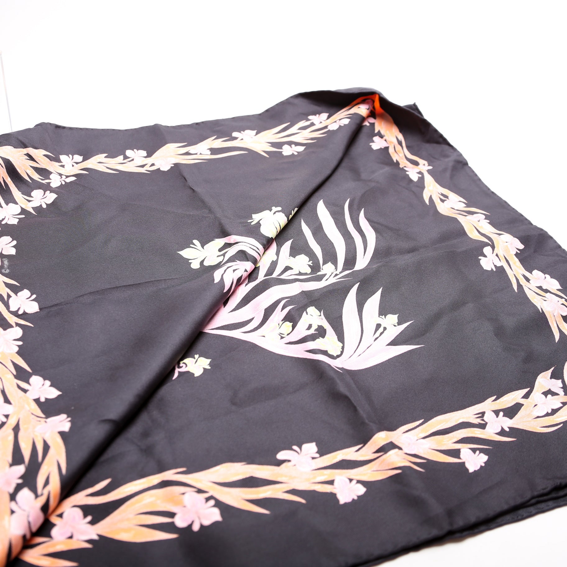Cheval Fleuri 90CM Silk Scarf