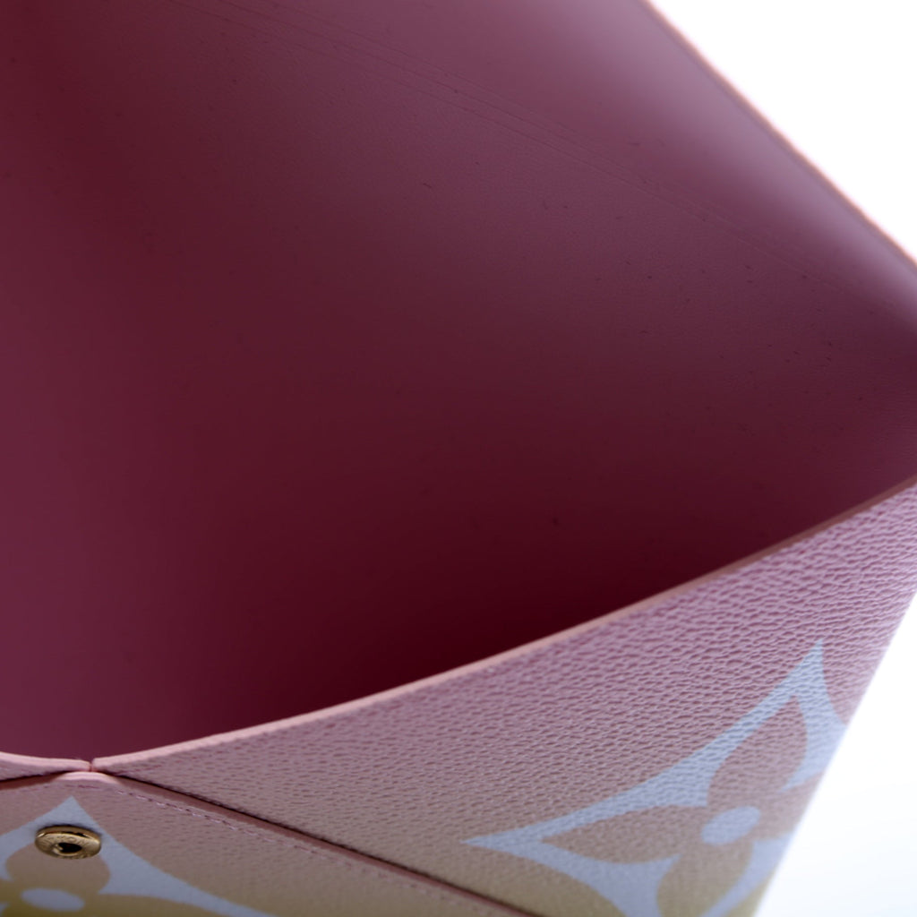 Kirigami Pouch Large By The Pool