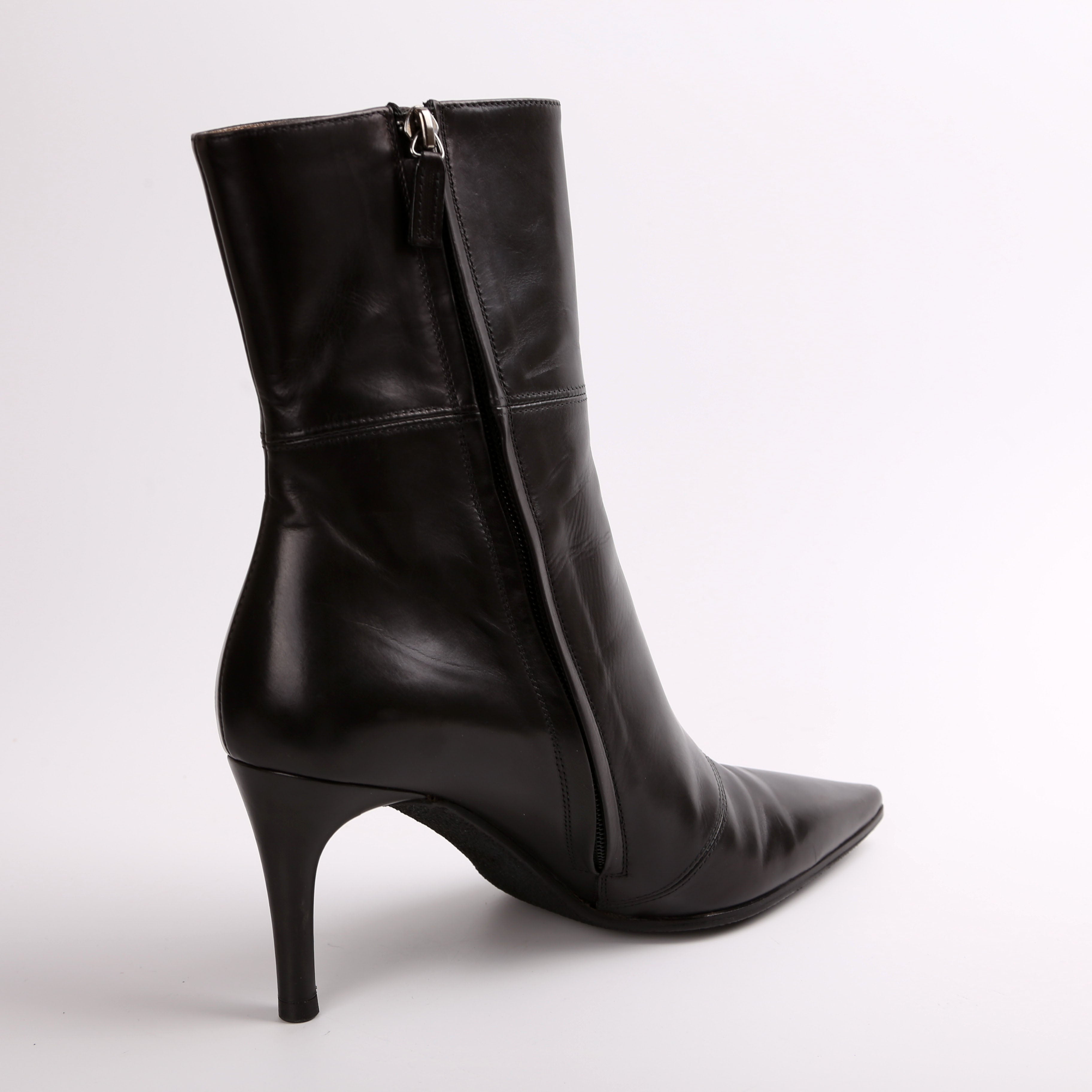 Gucci Leather Pointed Toe Boots Size 38.5