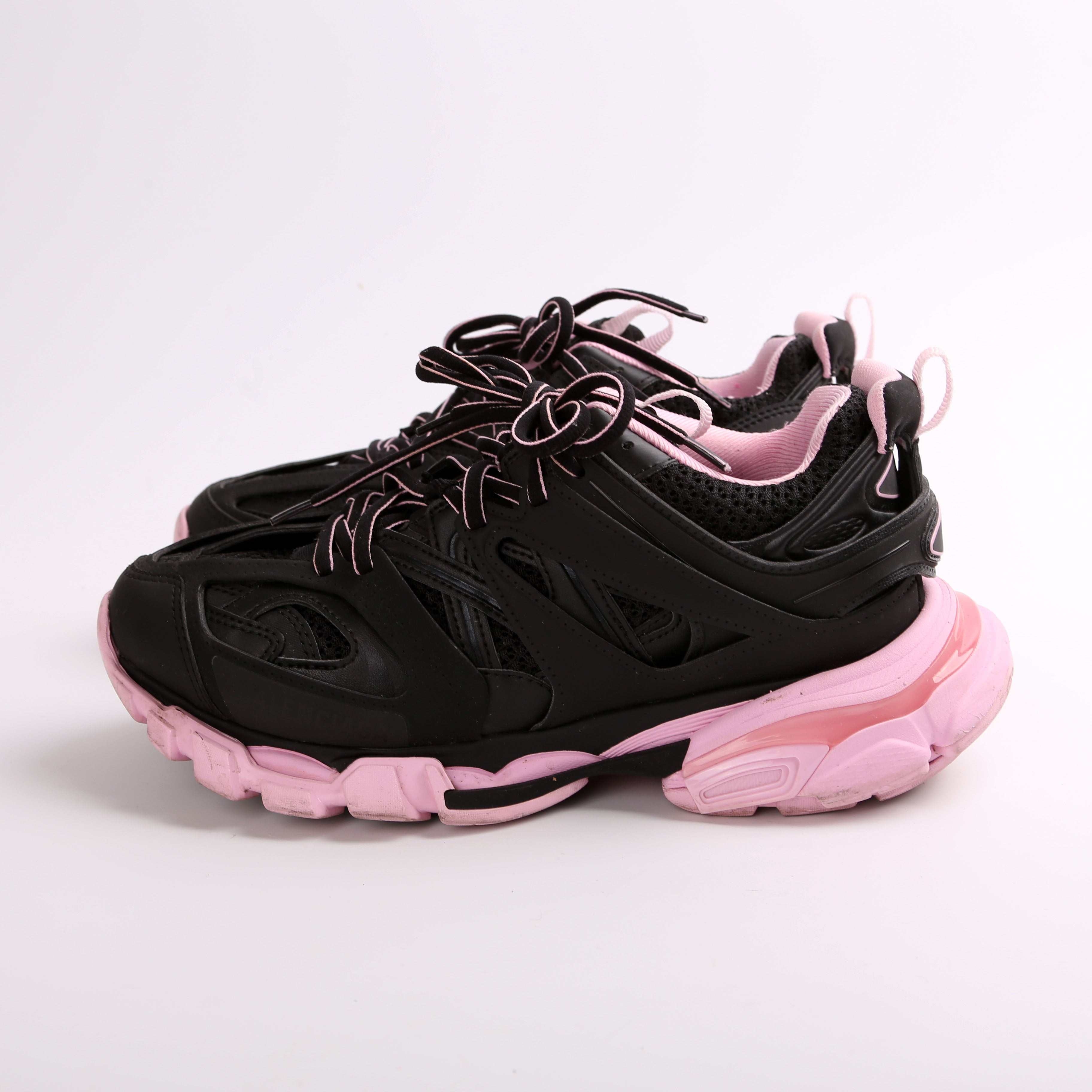 TRADE Keyunna Tucker Track Sneakers Size 38