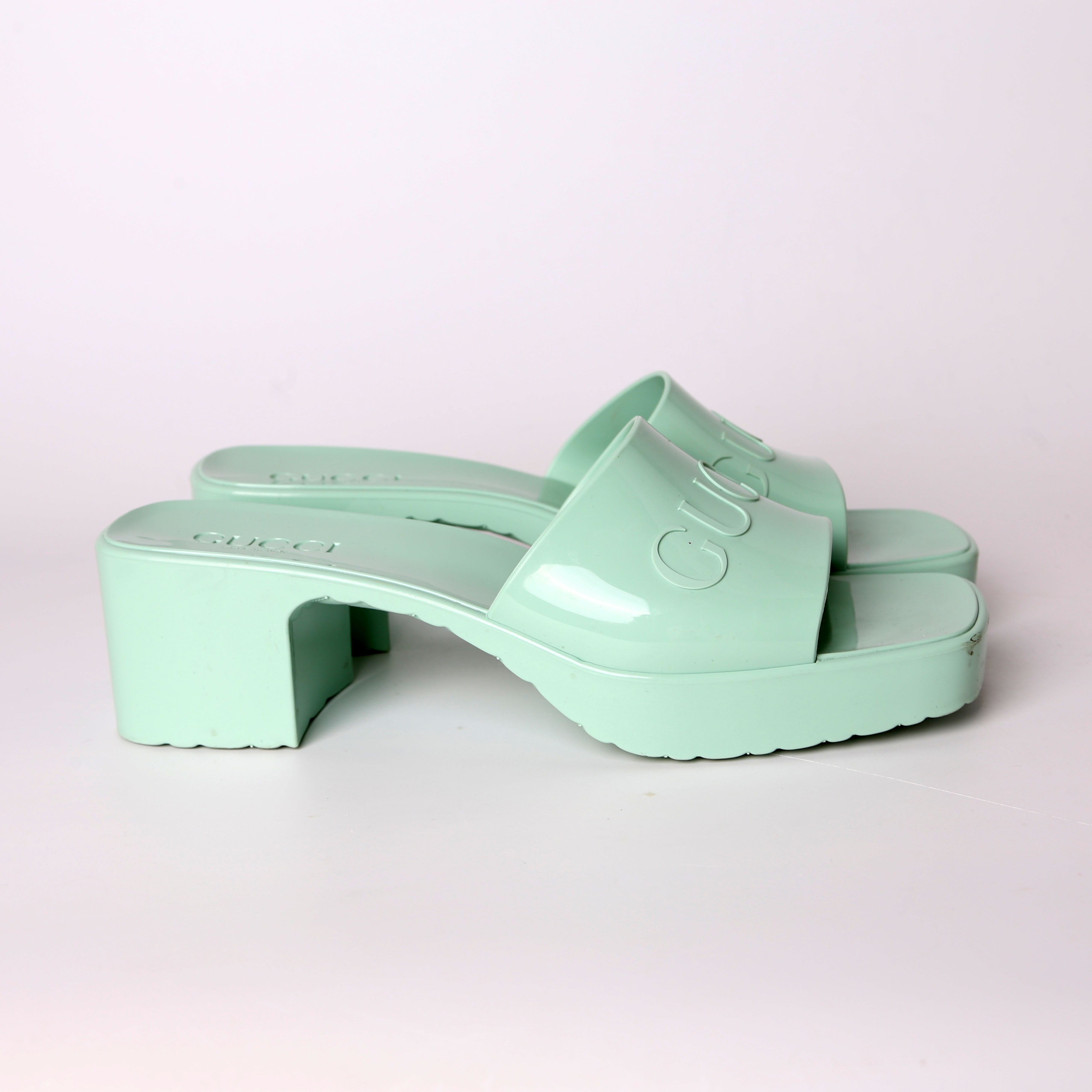 Gucci Logo Rubber Slides Size 39