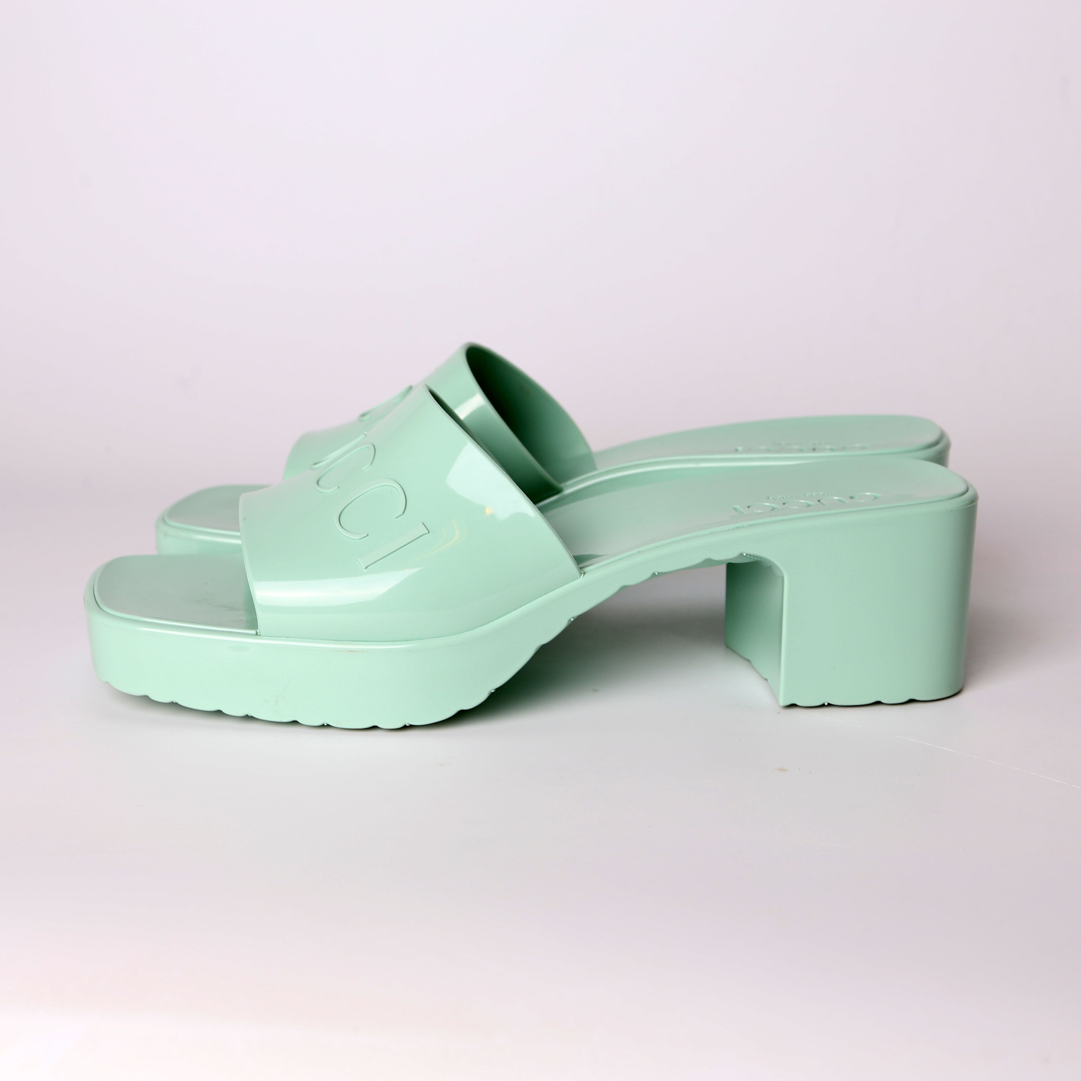 Gucci Logo Rubber Slides Size 39