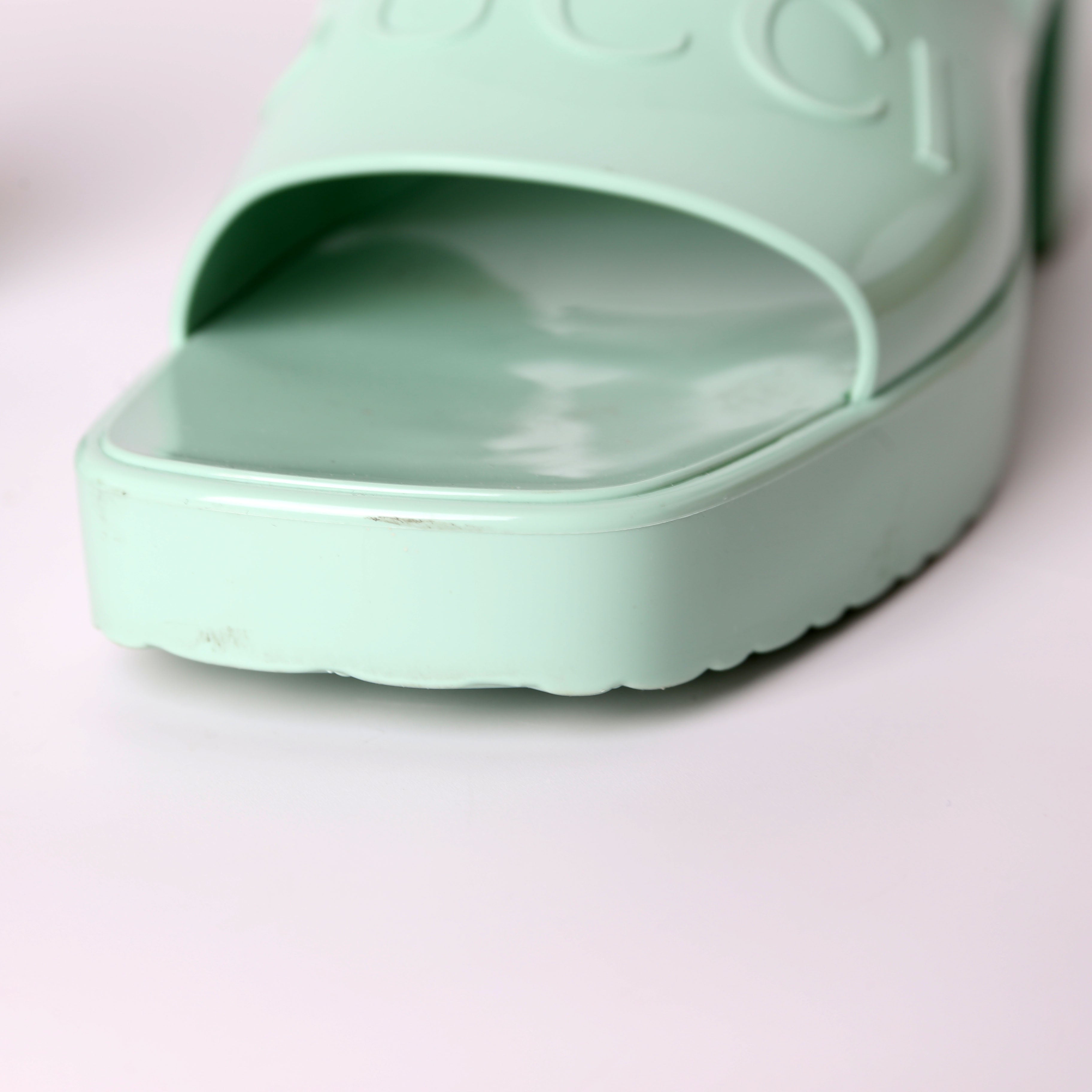 Gucci Logo Rubber Slides Size 39