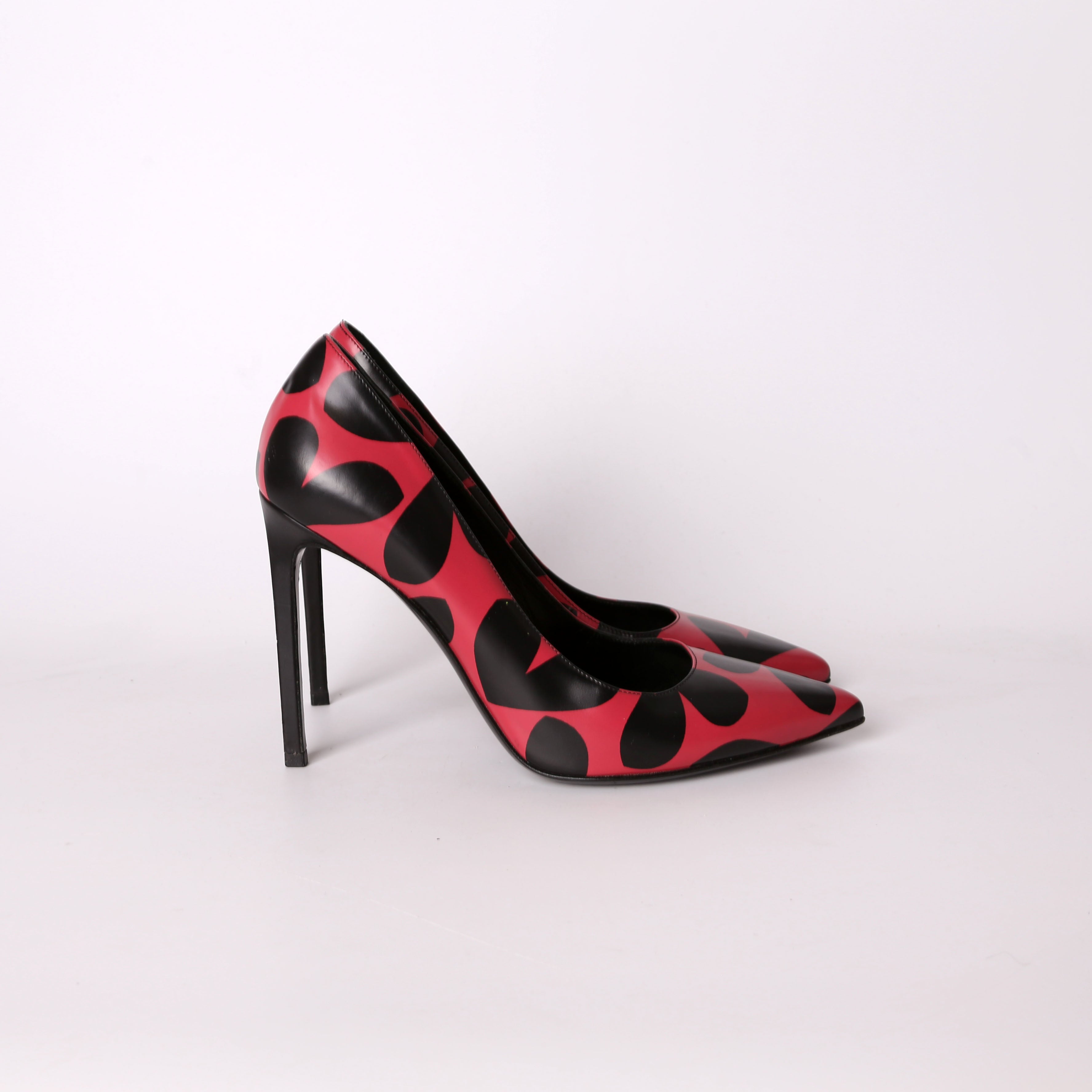 SAINT LAURENT Big Hearts Paris Pointed Toe Pumps Size 39
