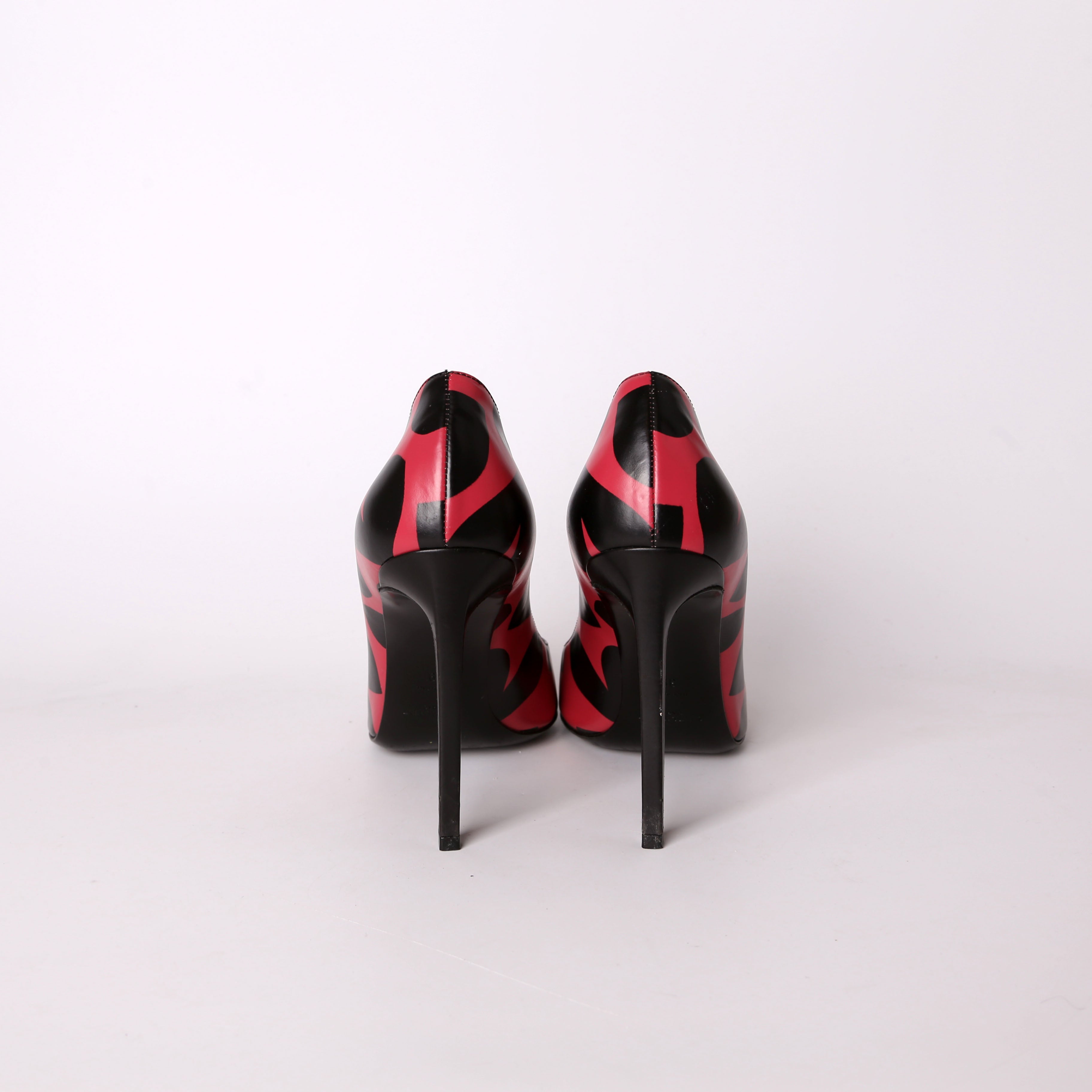 SAINT LAURENT Big Hearts Paris Pointed Toe Pumps Size 39