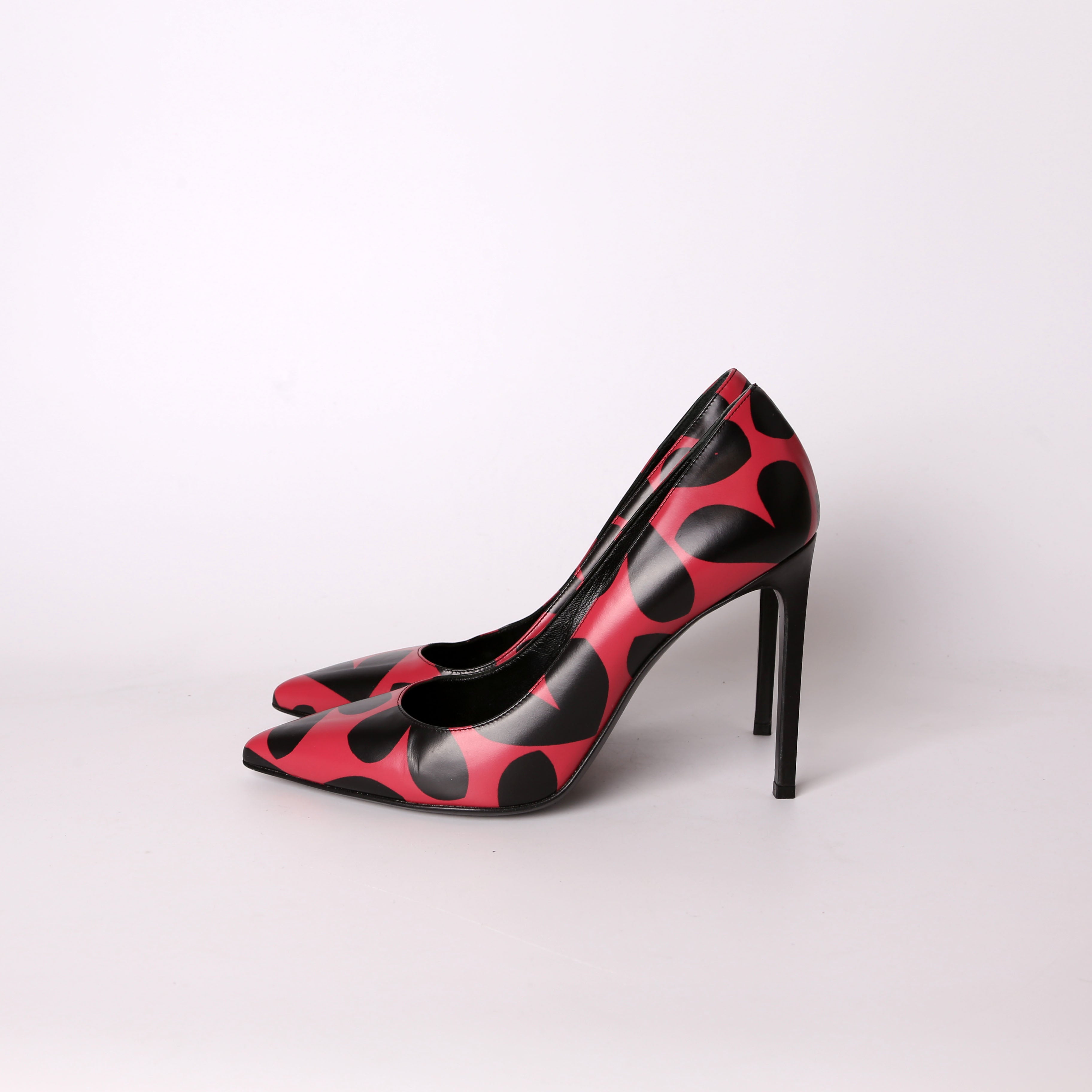 SAINT LAURENT Big Hearts Paris Pointed Toe Pumps Size 39
