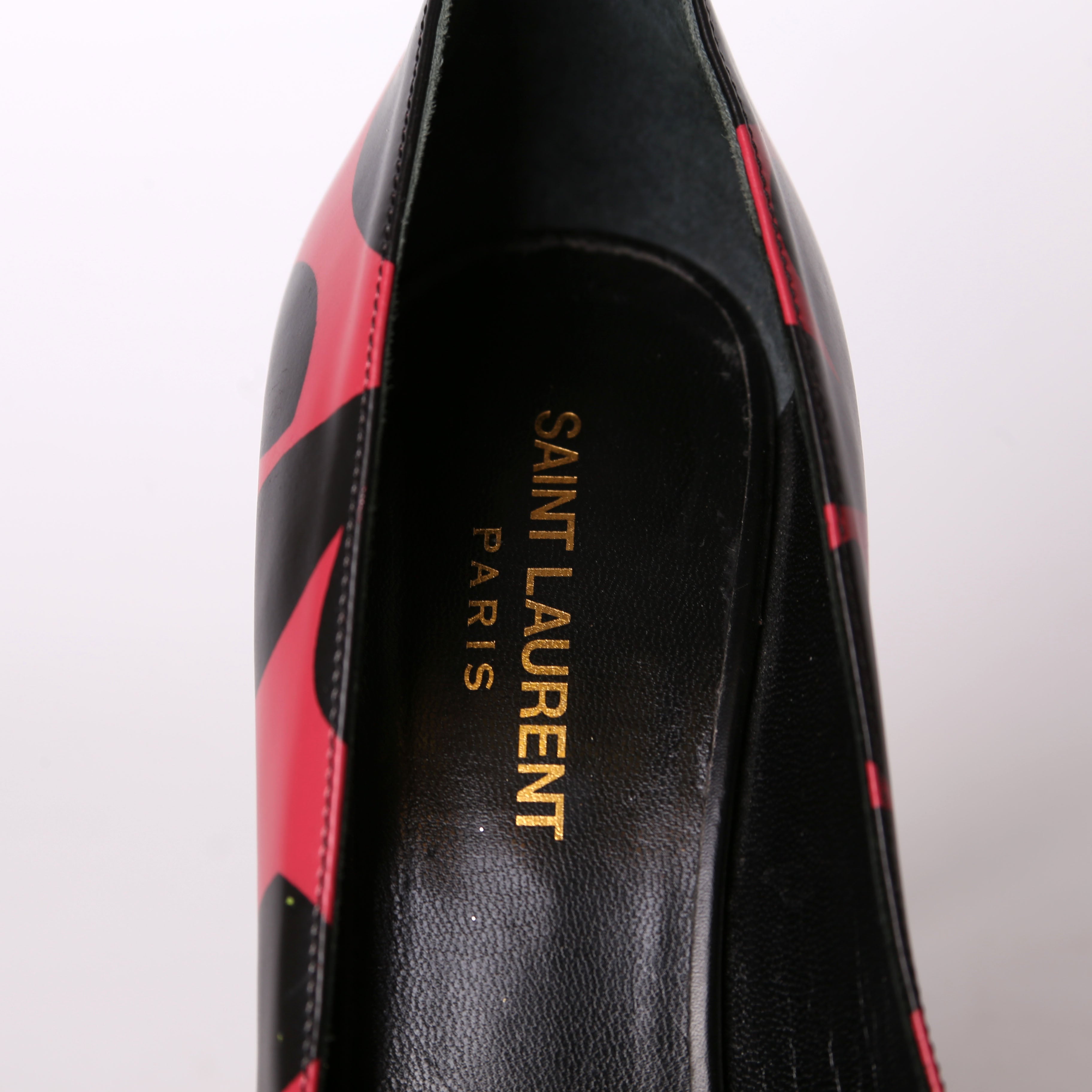 SAINT LAURENT Big Hearts Paris Pointed Toe Pumps Size 39