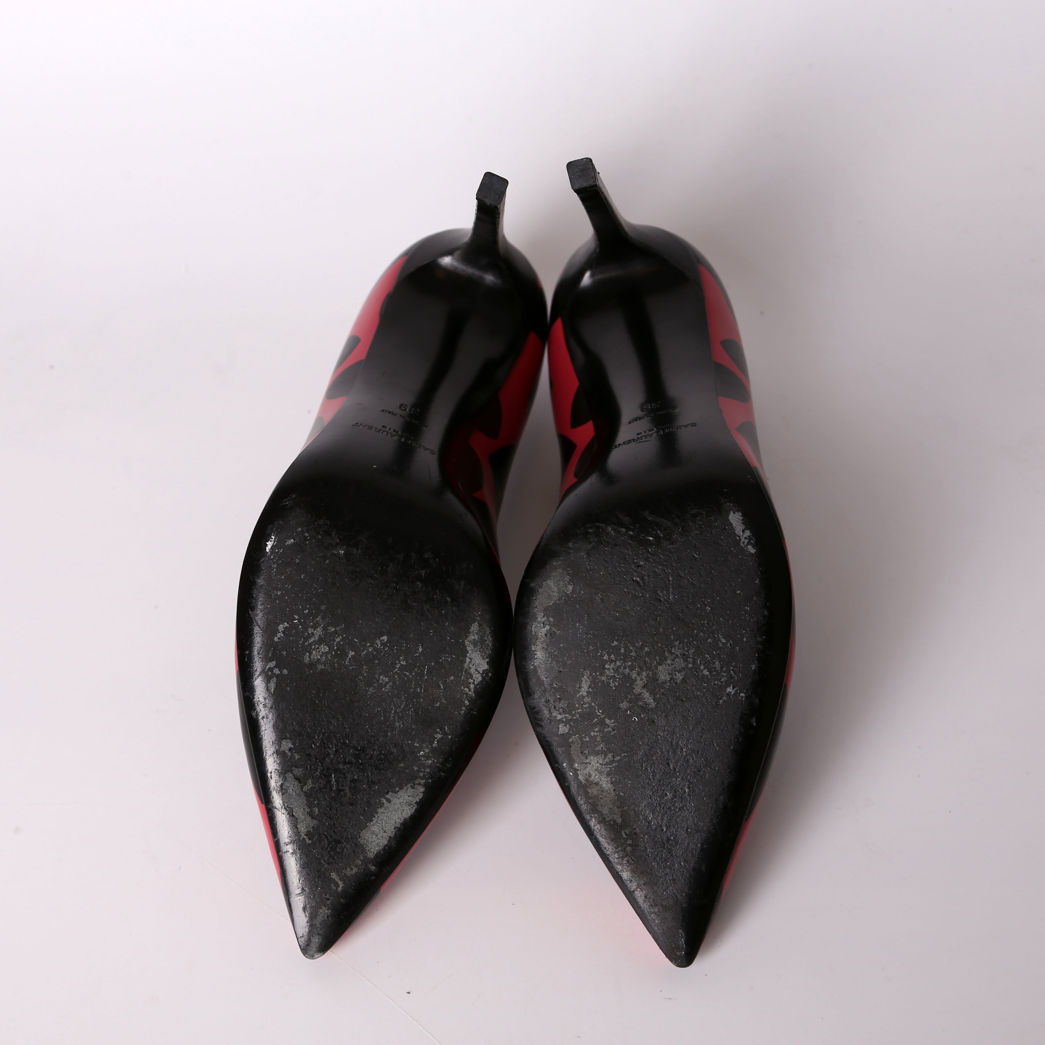 SAINT LAURENT Big Hearts Paris Pointed Toe Pumps Size 39