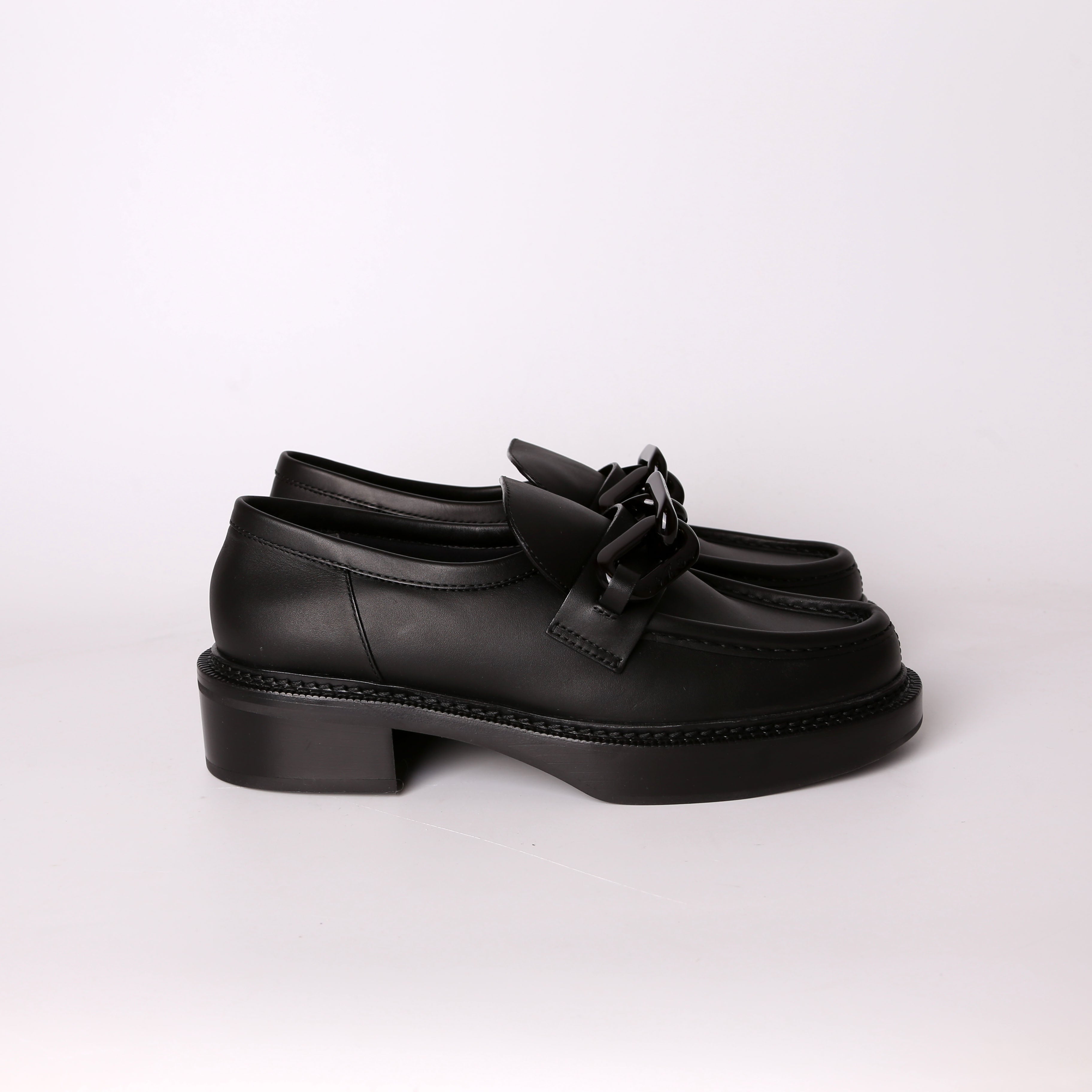 Academy Uniformes Leather Loafers Size 40
