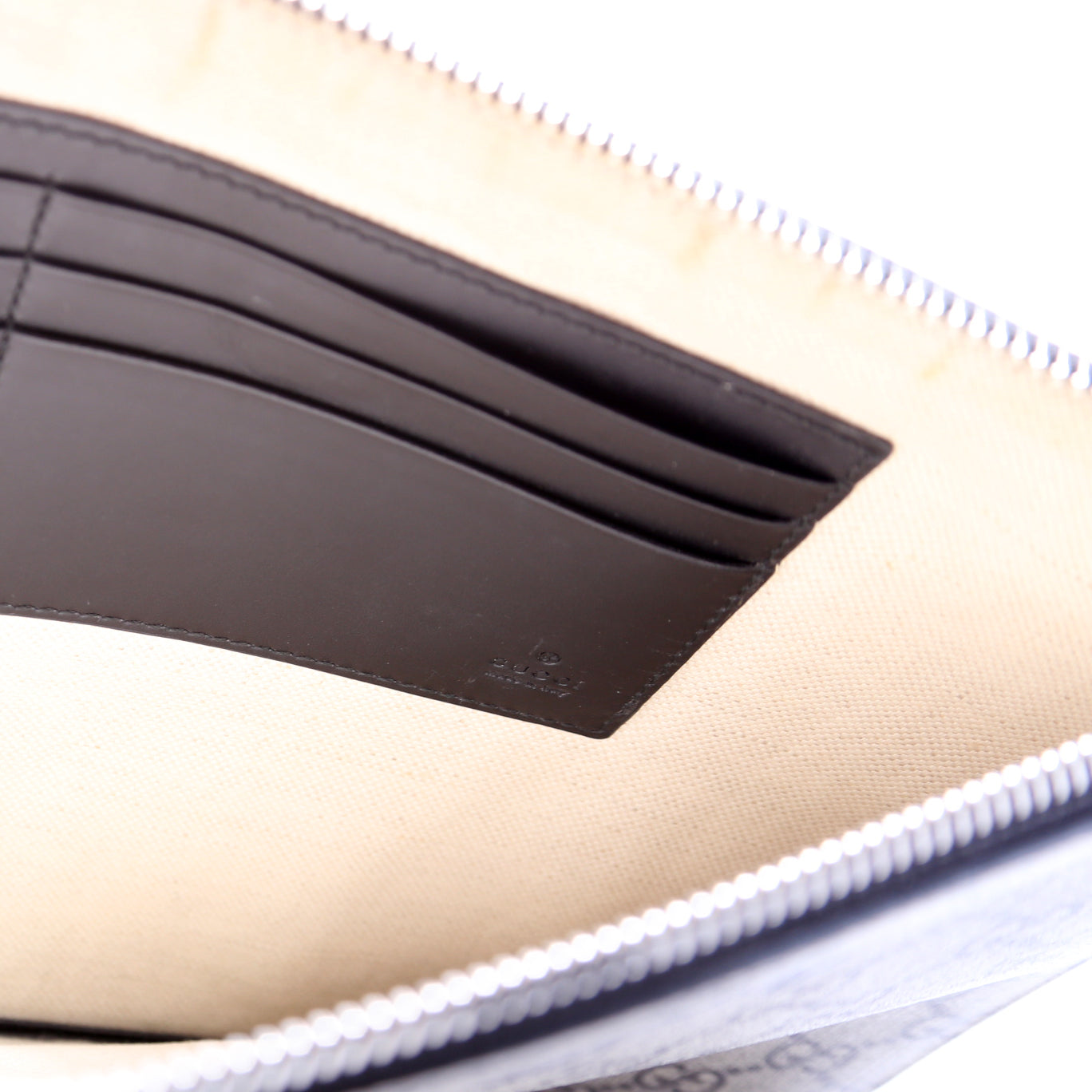 473904 Blind For Love Supreme Pouch