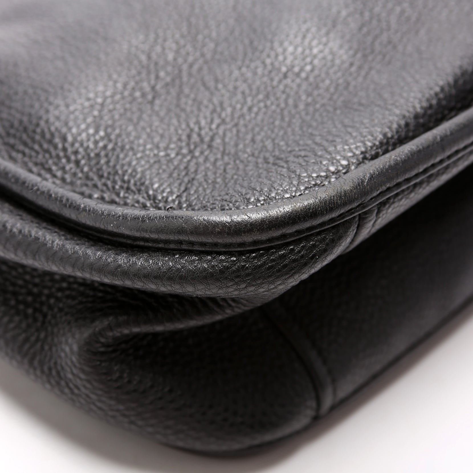 Vitello Daino Hobo Black