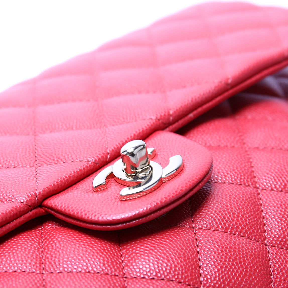Classic Flap Clutch Caviar 28M