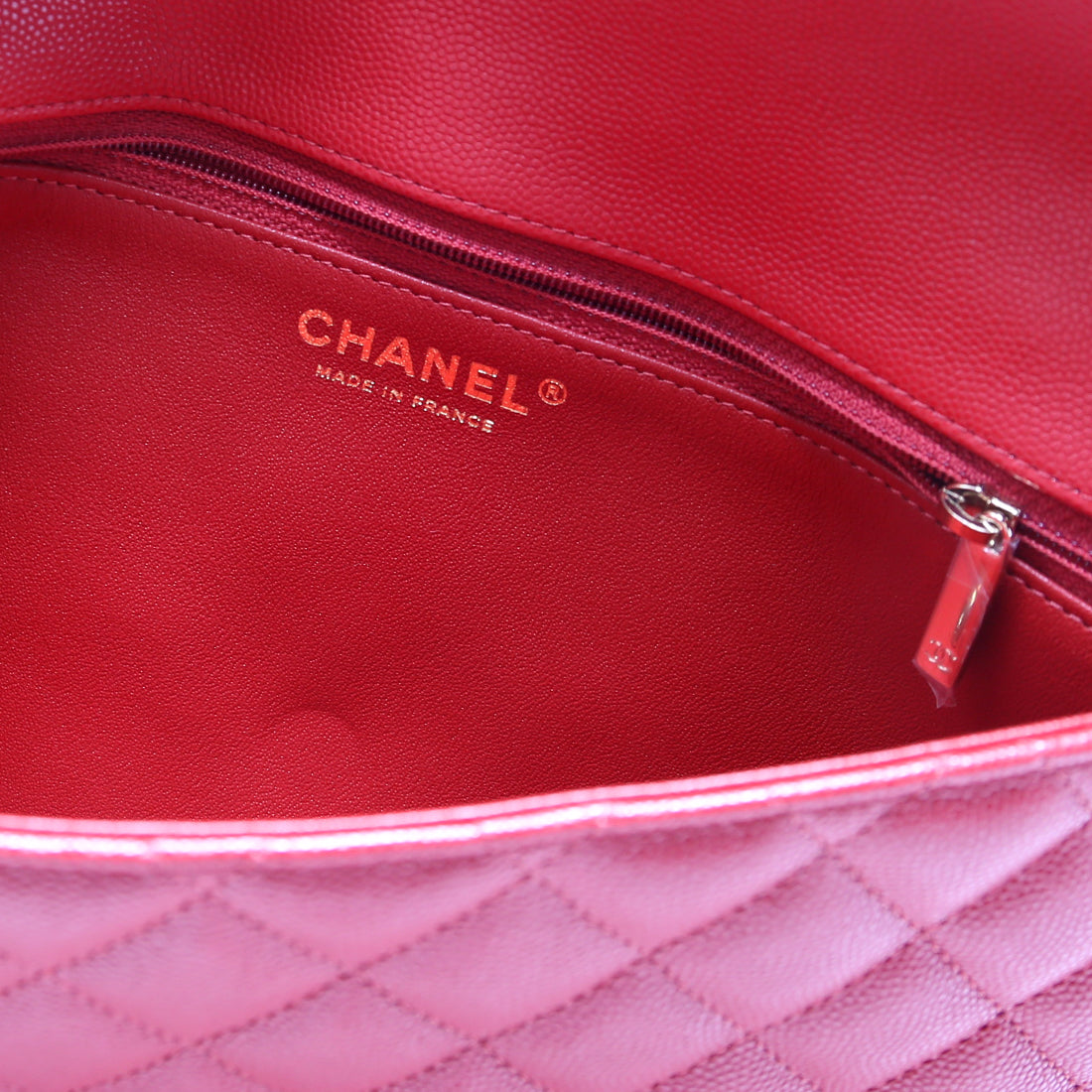 Classic Flap Clutch Caviar 28M