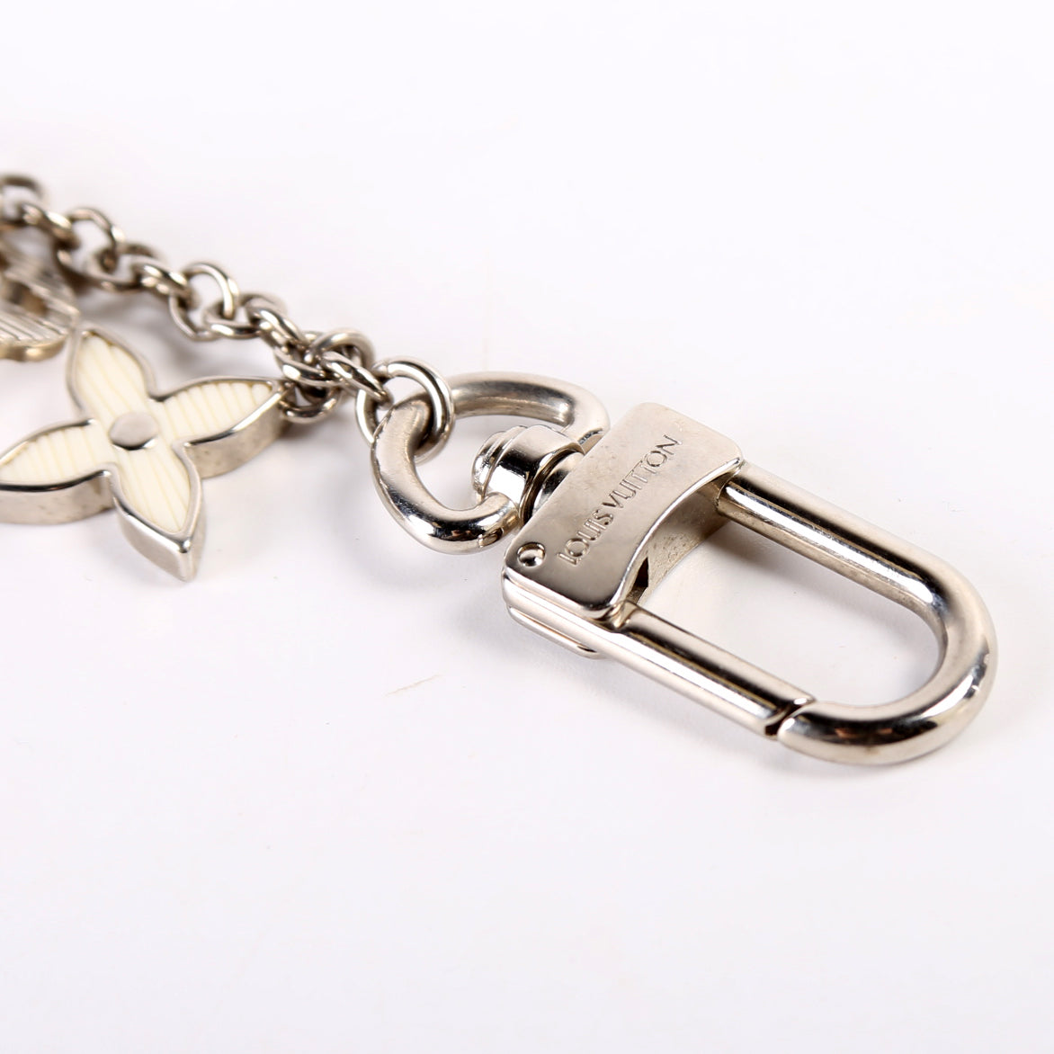 Fleur D'Epi Bag Charm Silver/White