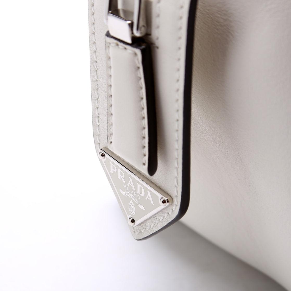 1BA365 Supernova Medium Handbag Calfskin White