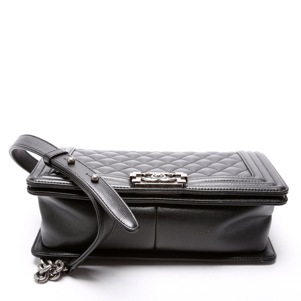 Boy Flap Medium Old Caviar RFID Black