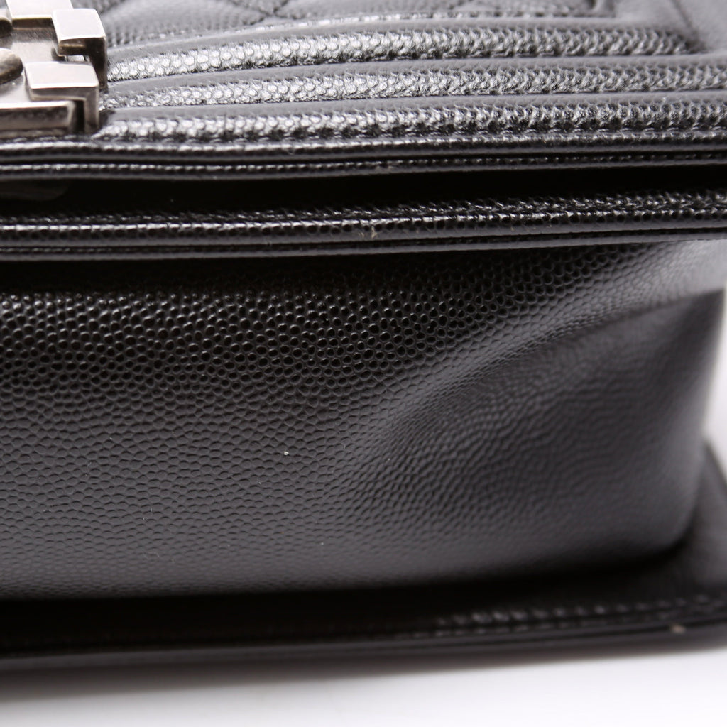 Boy Flap Medium Old Caviar RFID Black