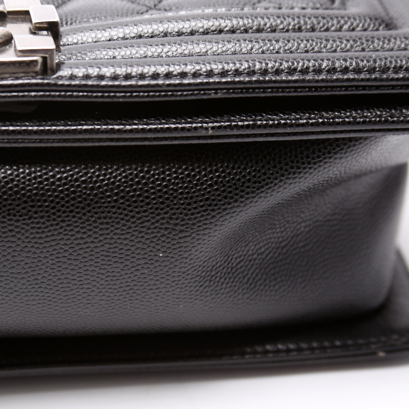 Boy Flap Medium Old Caviar RFID Black