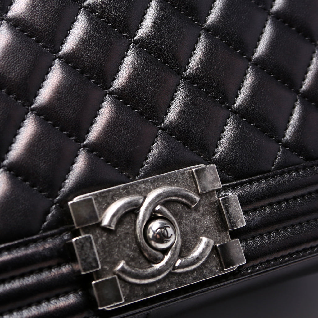 Boy Flap Medium Old Lambskin 23M Black