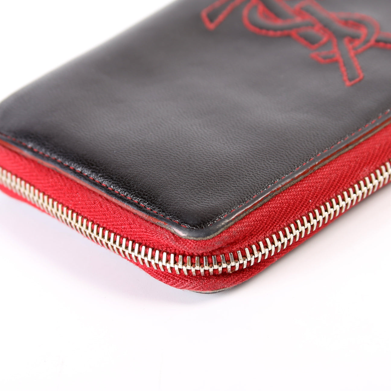 Belle De Jour Zip Around Wallet 177555 Black/Red