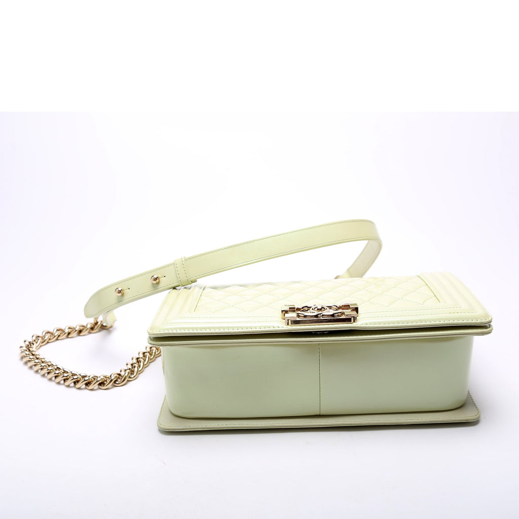 Boy Flap Medium Green 22M