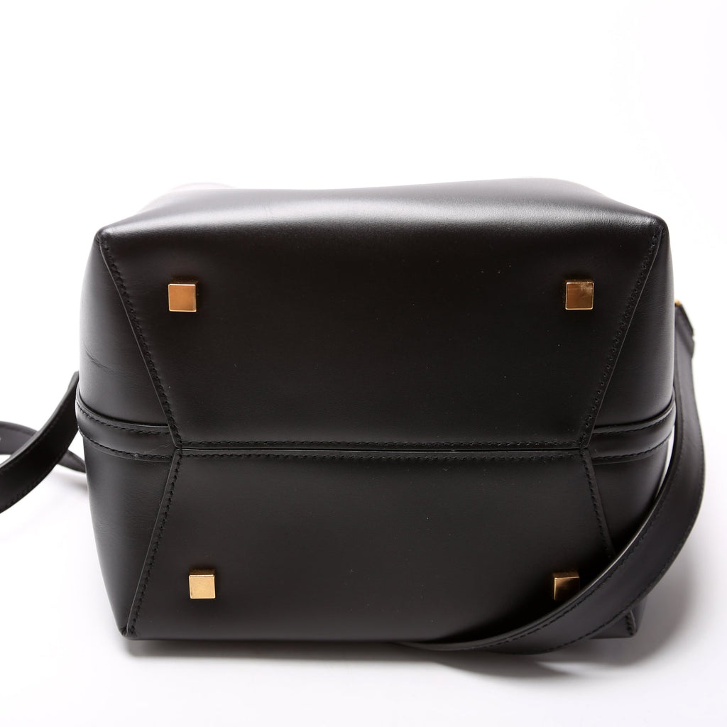 Le 37 Bucket Bag Shiny Leather 742828 Black