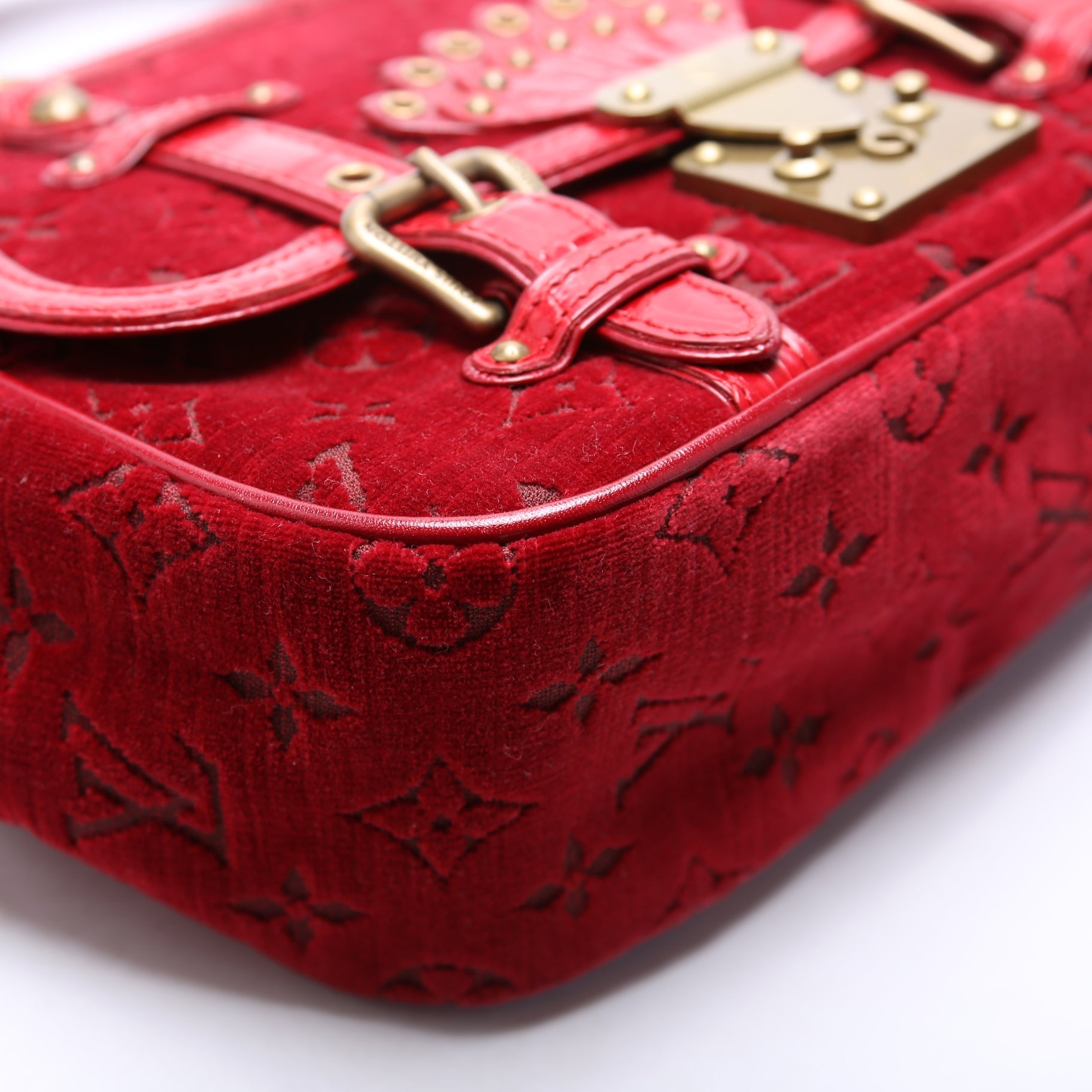 Gracie MM Velours Alligator Red