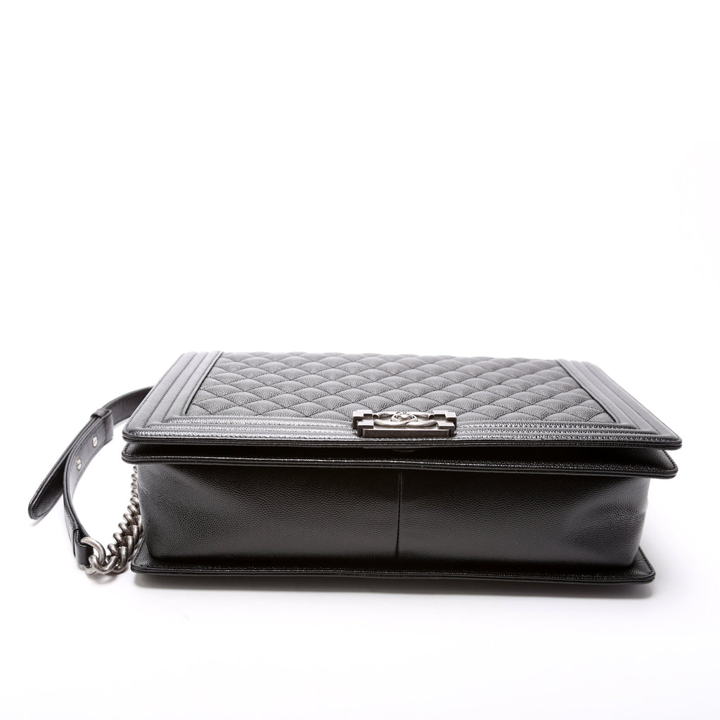 Boy Flap Large Caviar 25-28M Black