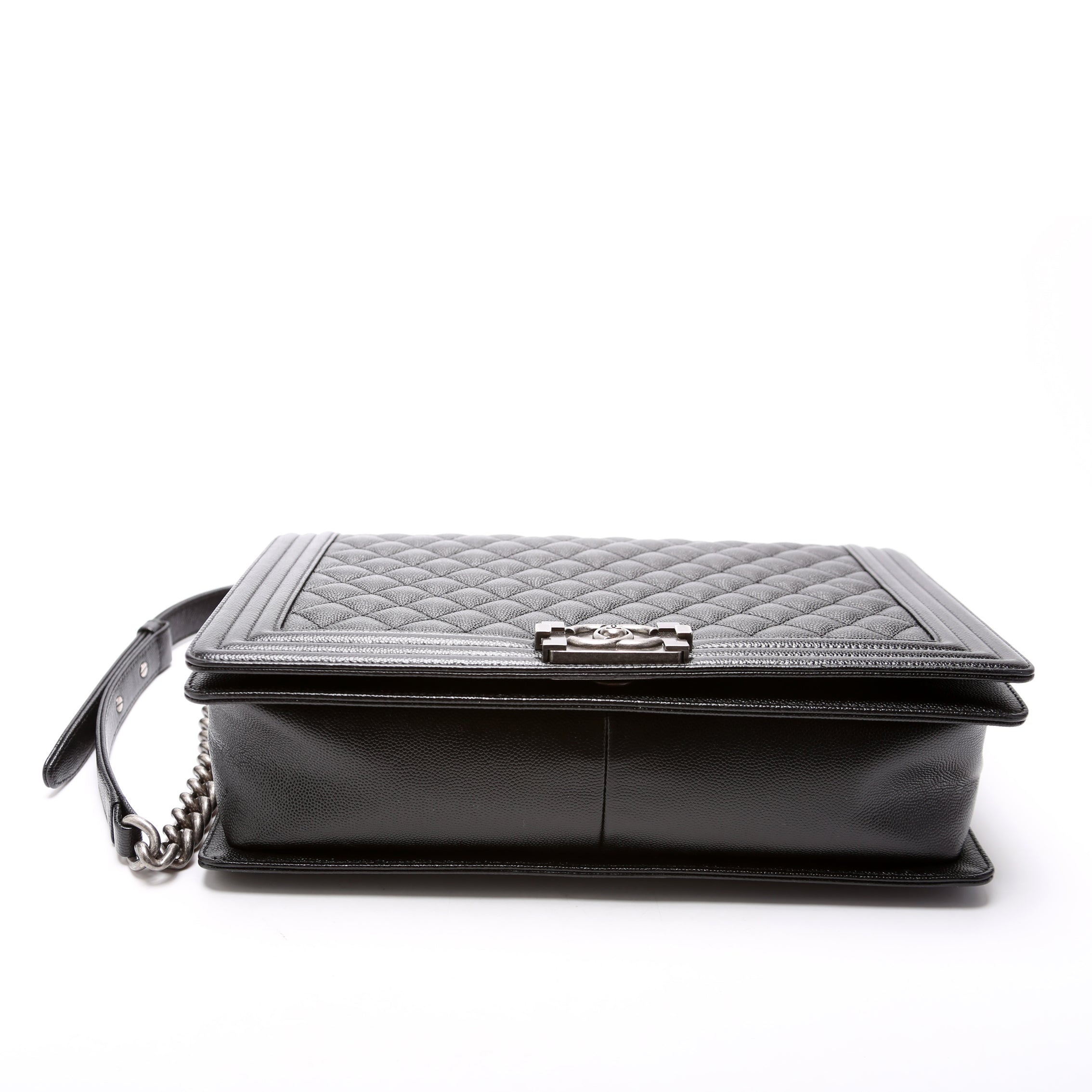 Boy Flap Large Caviar 25-28M Black