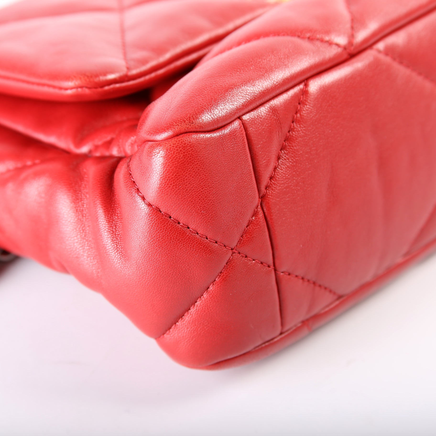 Quilted Goatskin 19 Medium Flap 30+M Red