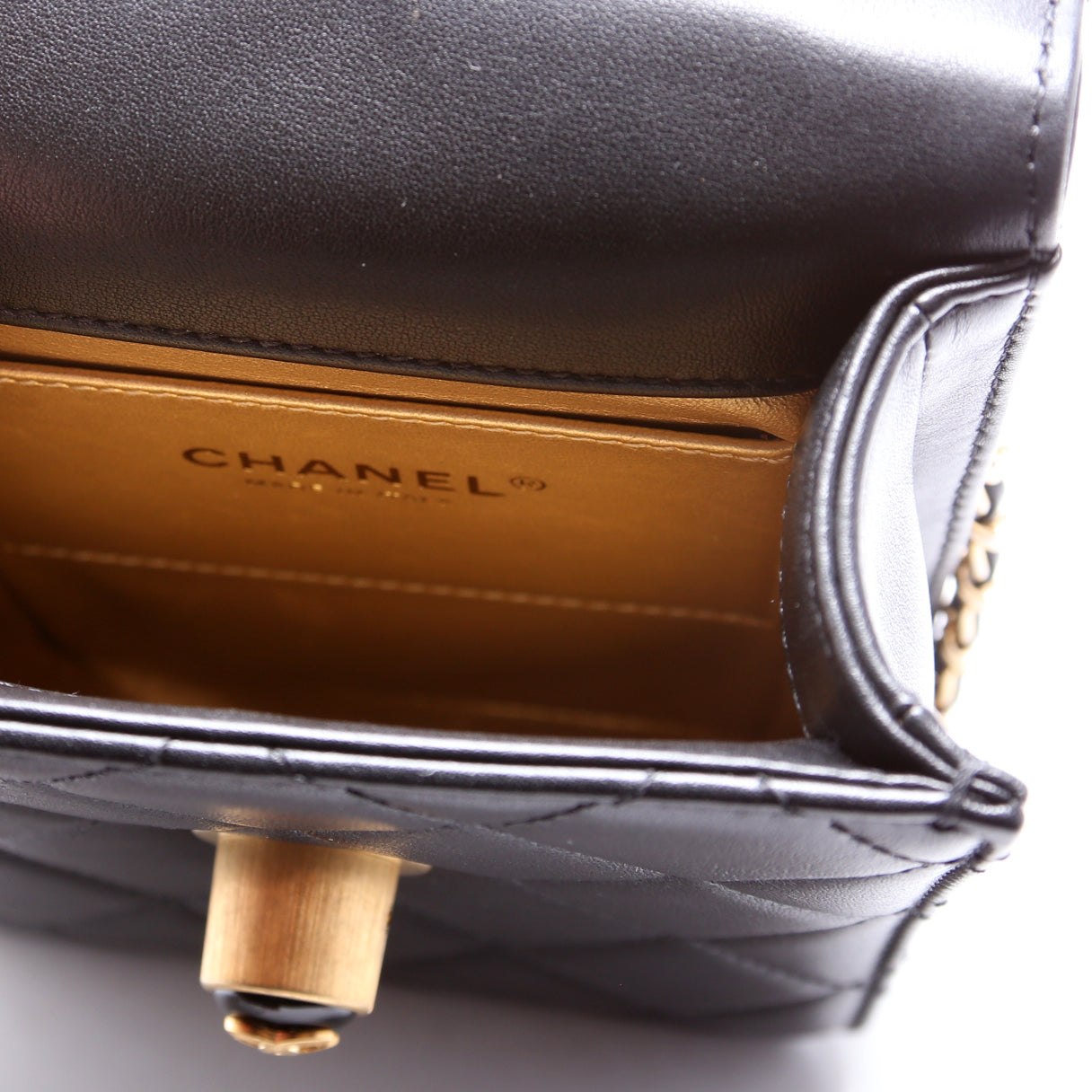 North South Flap Bag Pearl/Resin CC Quilted Lambskin 30M