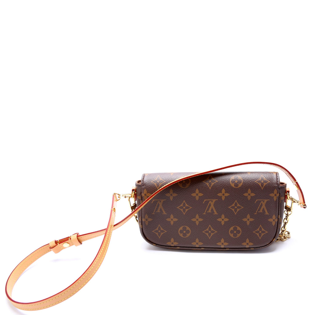 Ivy Wallet On Chain Monogram